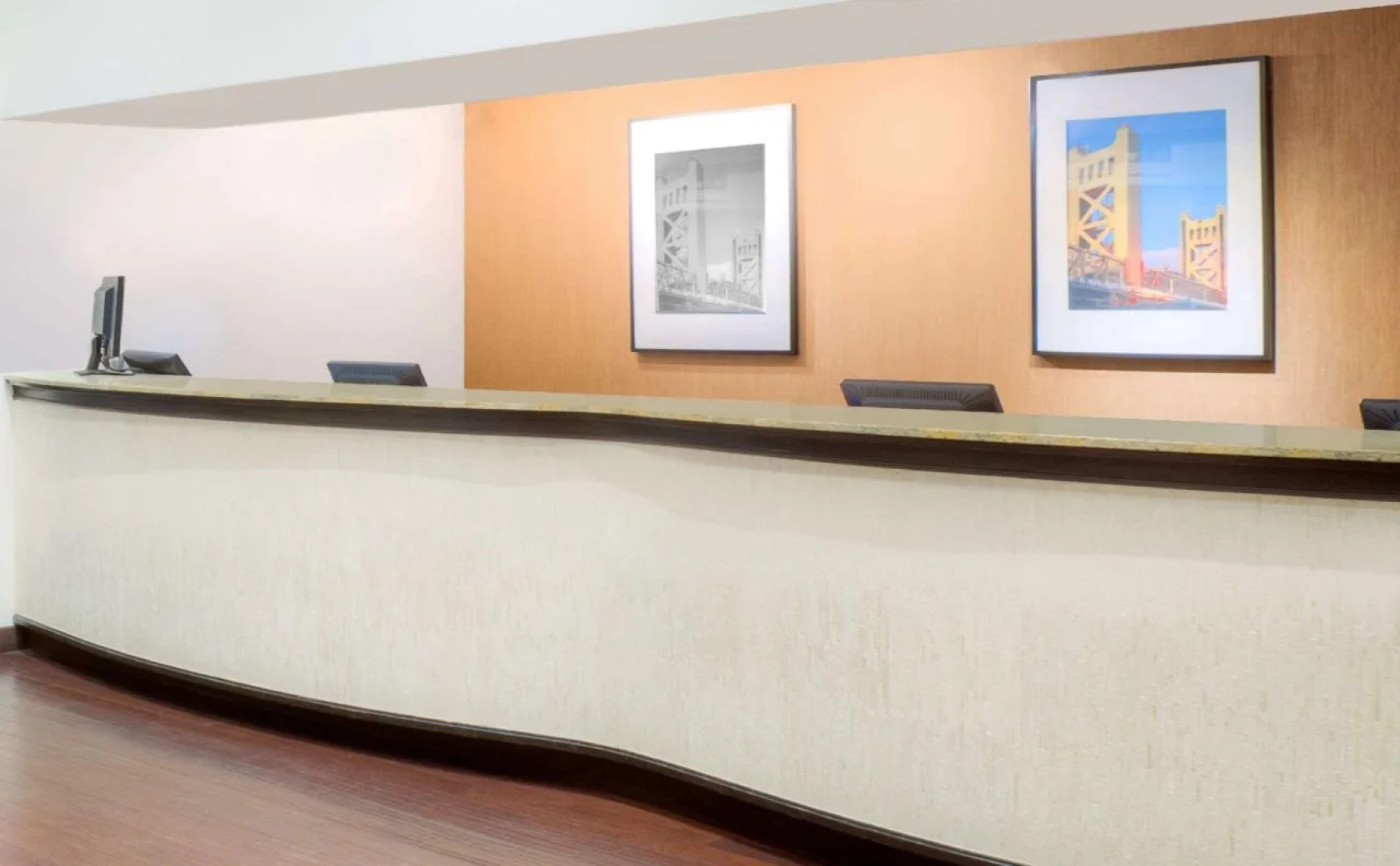 Hawthorn Suites Sacramento