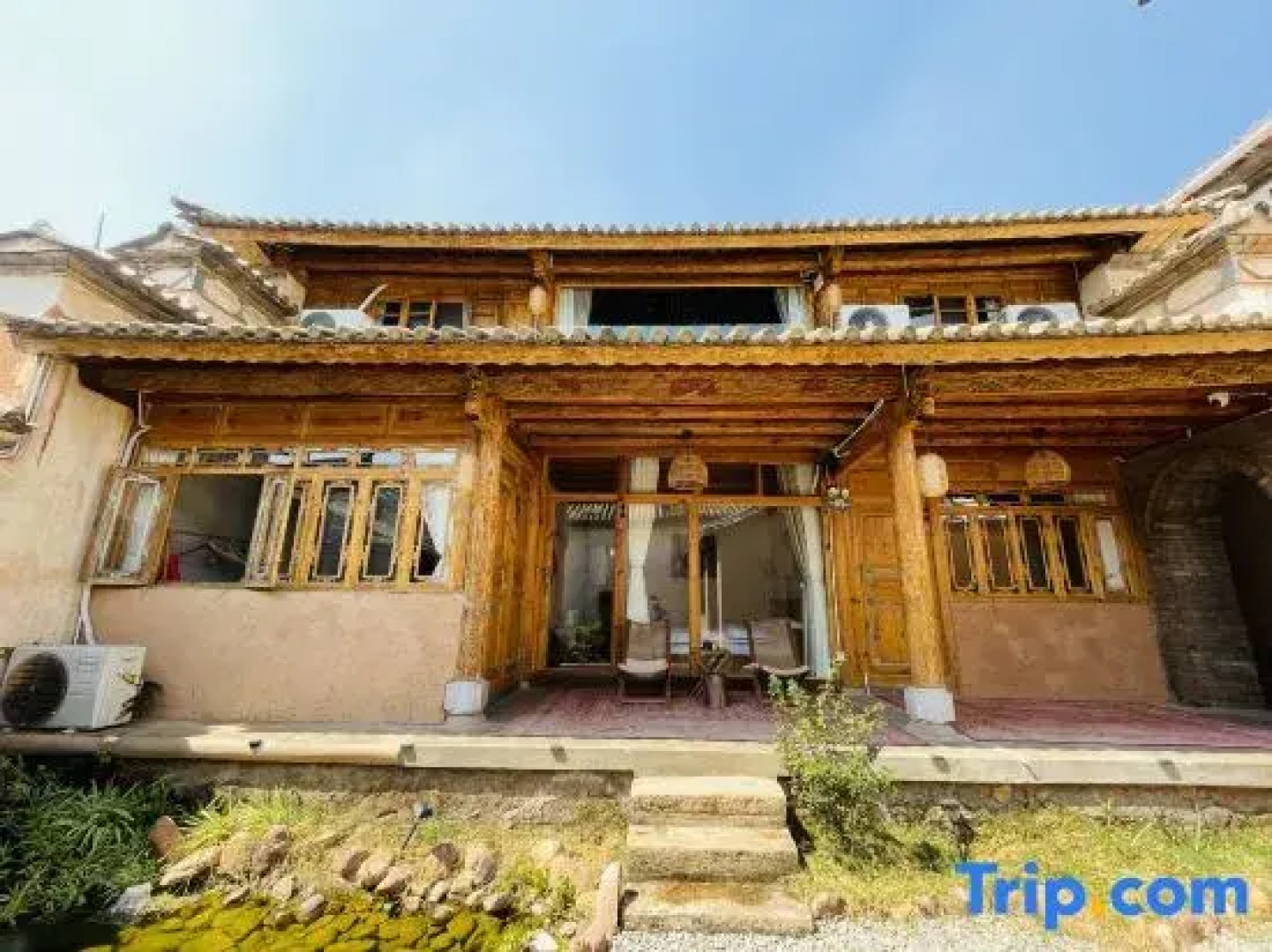 Weishan over the clouds of the mountain homestay