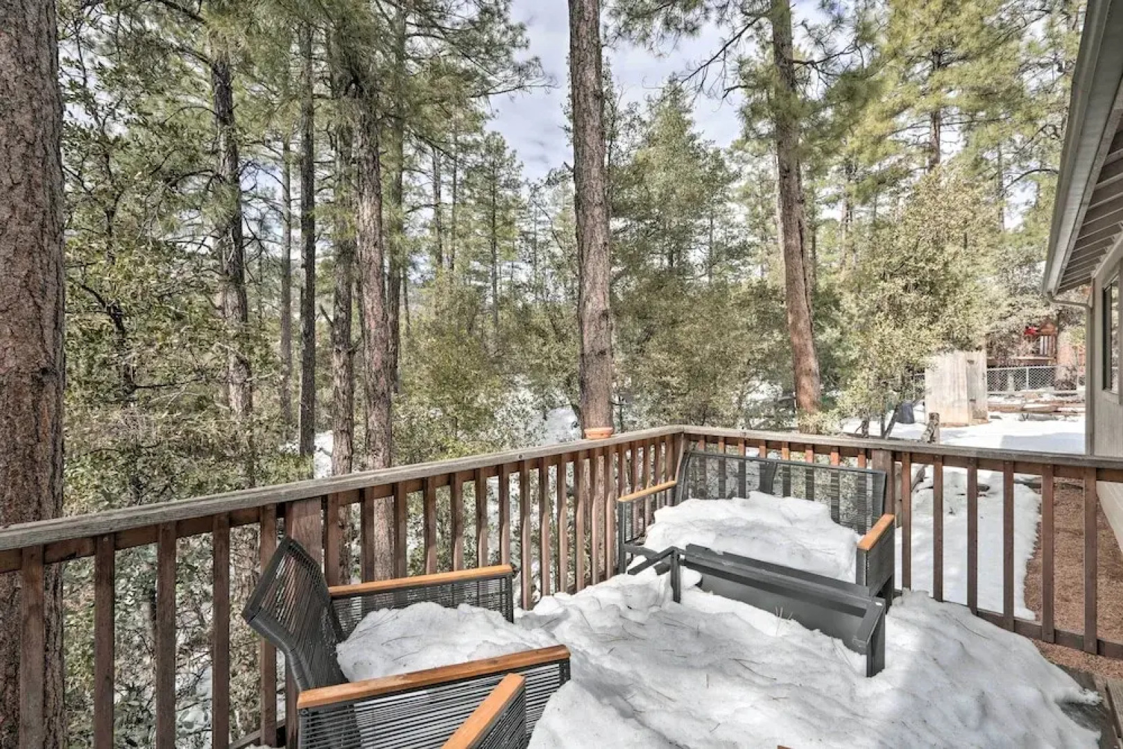 ~ 8 Mi to State Park & Trails: Pine Mountain Home