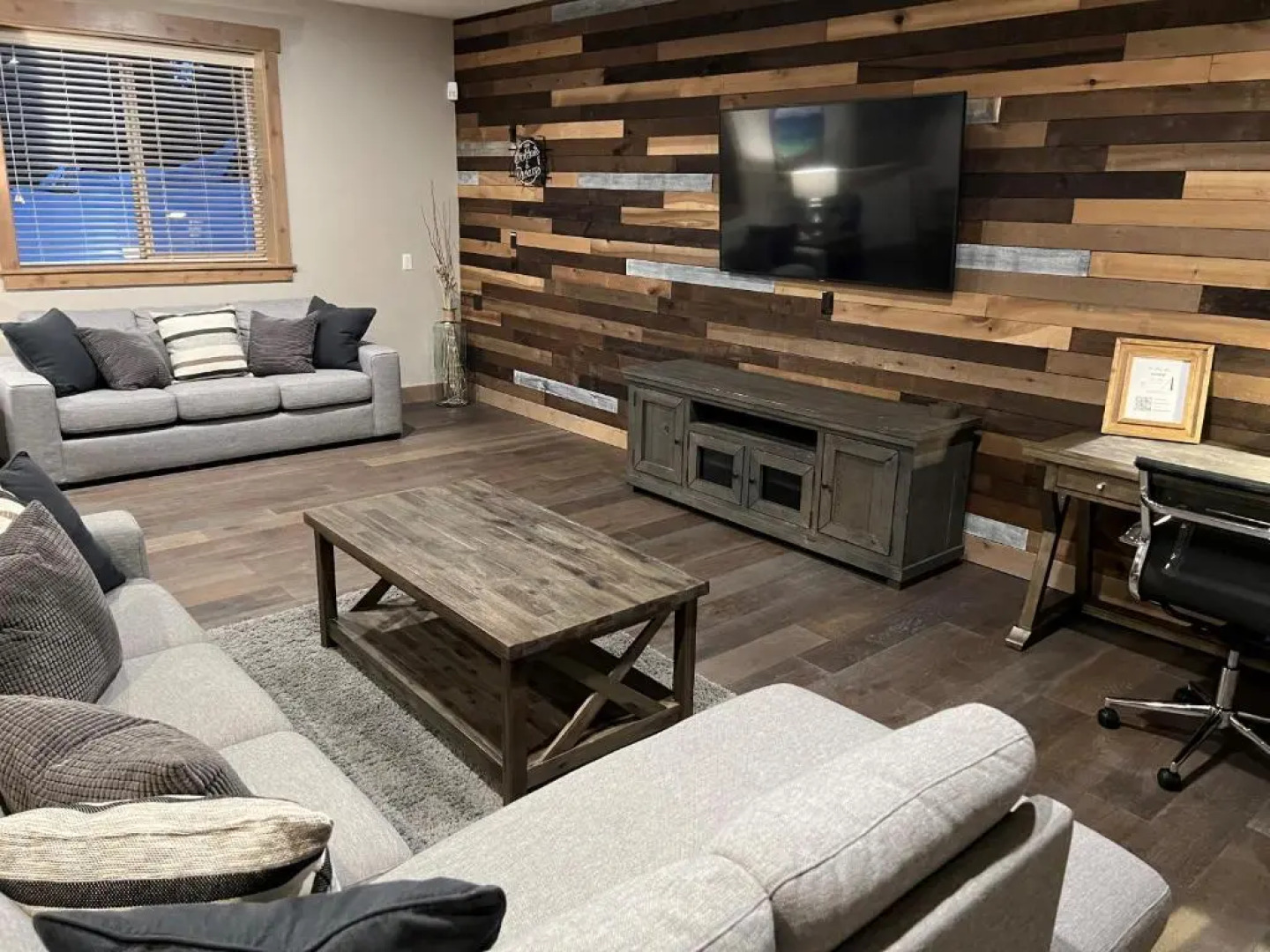 Saint Bernard - INCREDIBLE MOUNTAIN GETAWAY HOT TUB GAME ROOM GAS BBQ L2 EV CONNECTION TAHOE