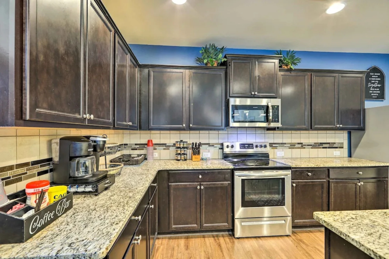 Elegant Home ~ 20 Mi to Downtown Atlanta: Pets OK!