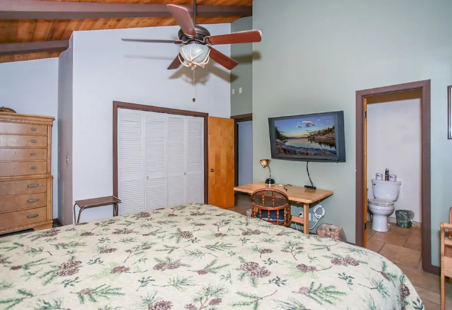 Hakuna Matata Lakefront