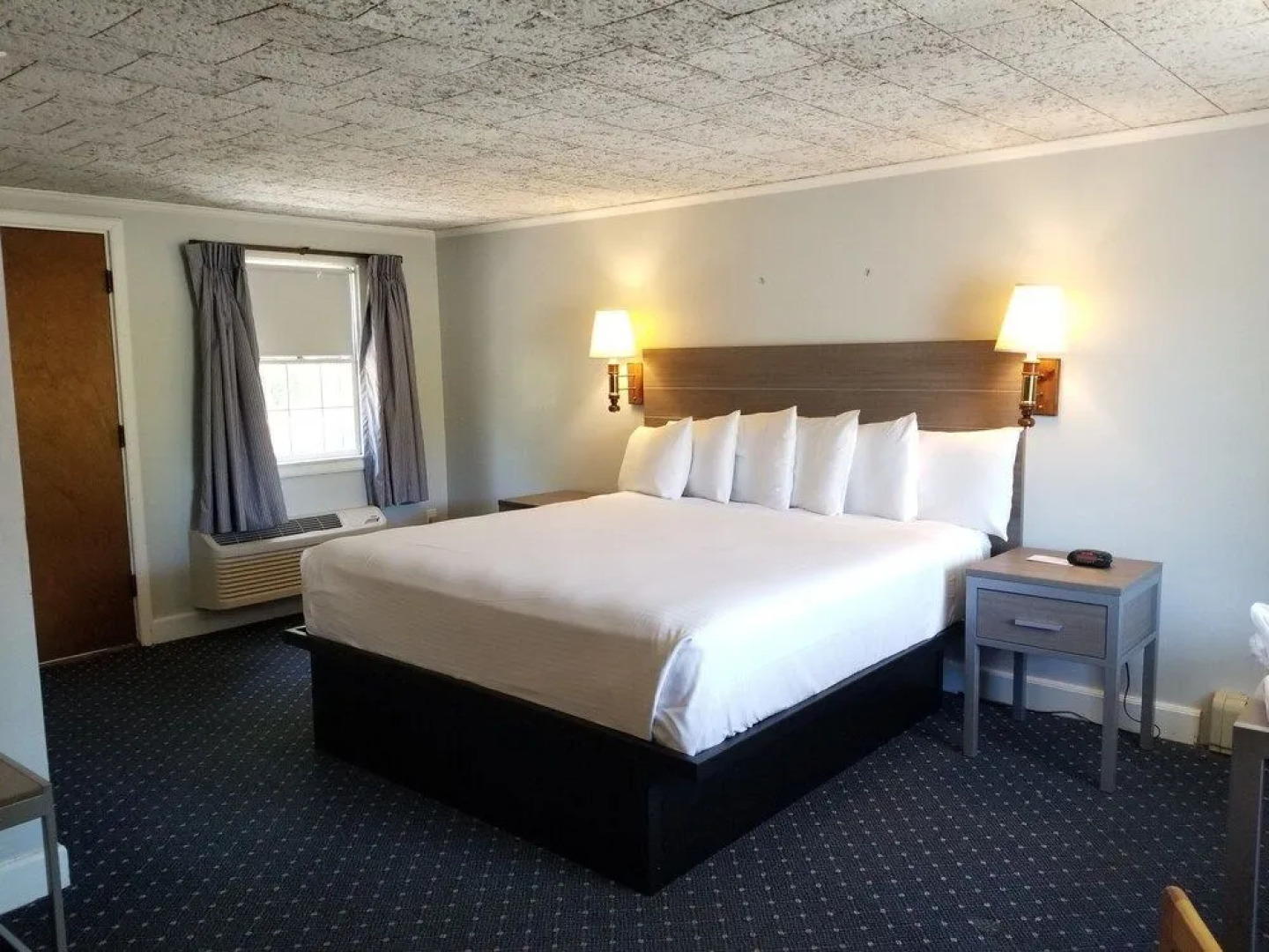 Olde Tavern Motel And Inn