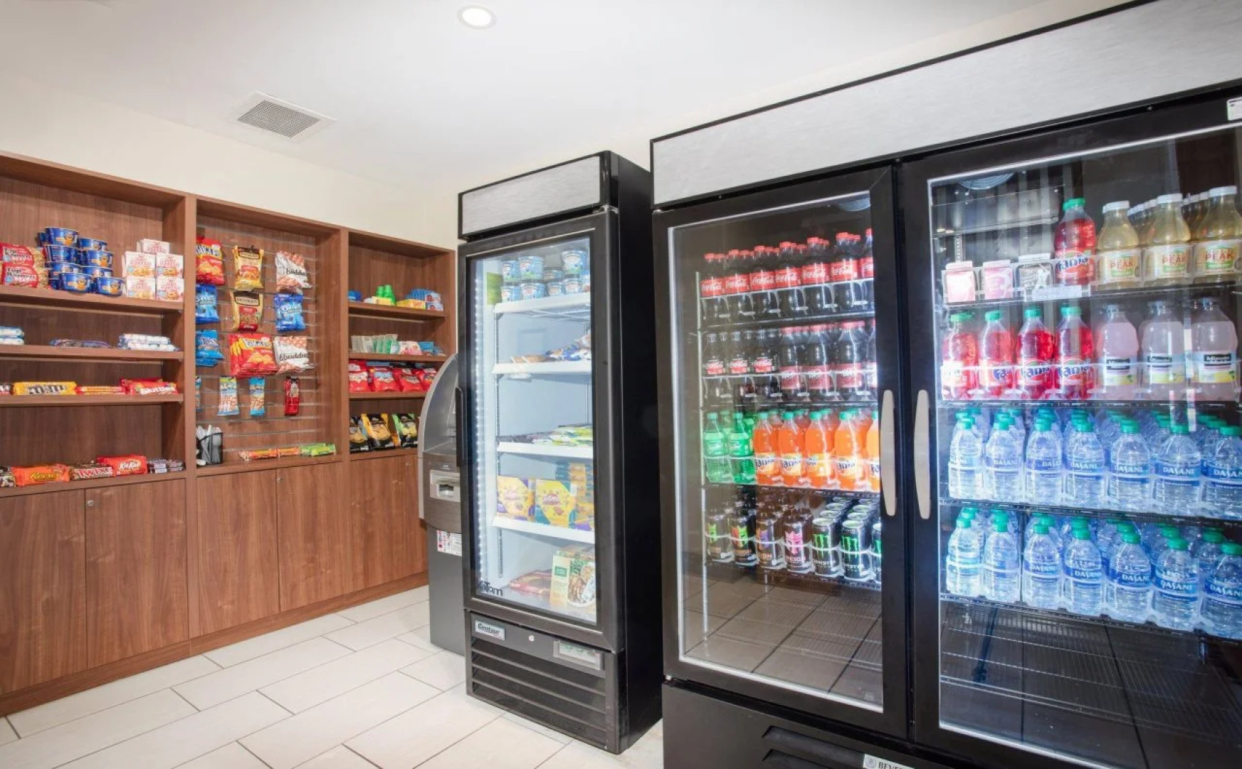 Holiday Inn Express & Suites Manhattan by IHG