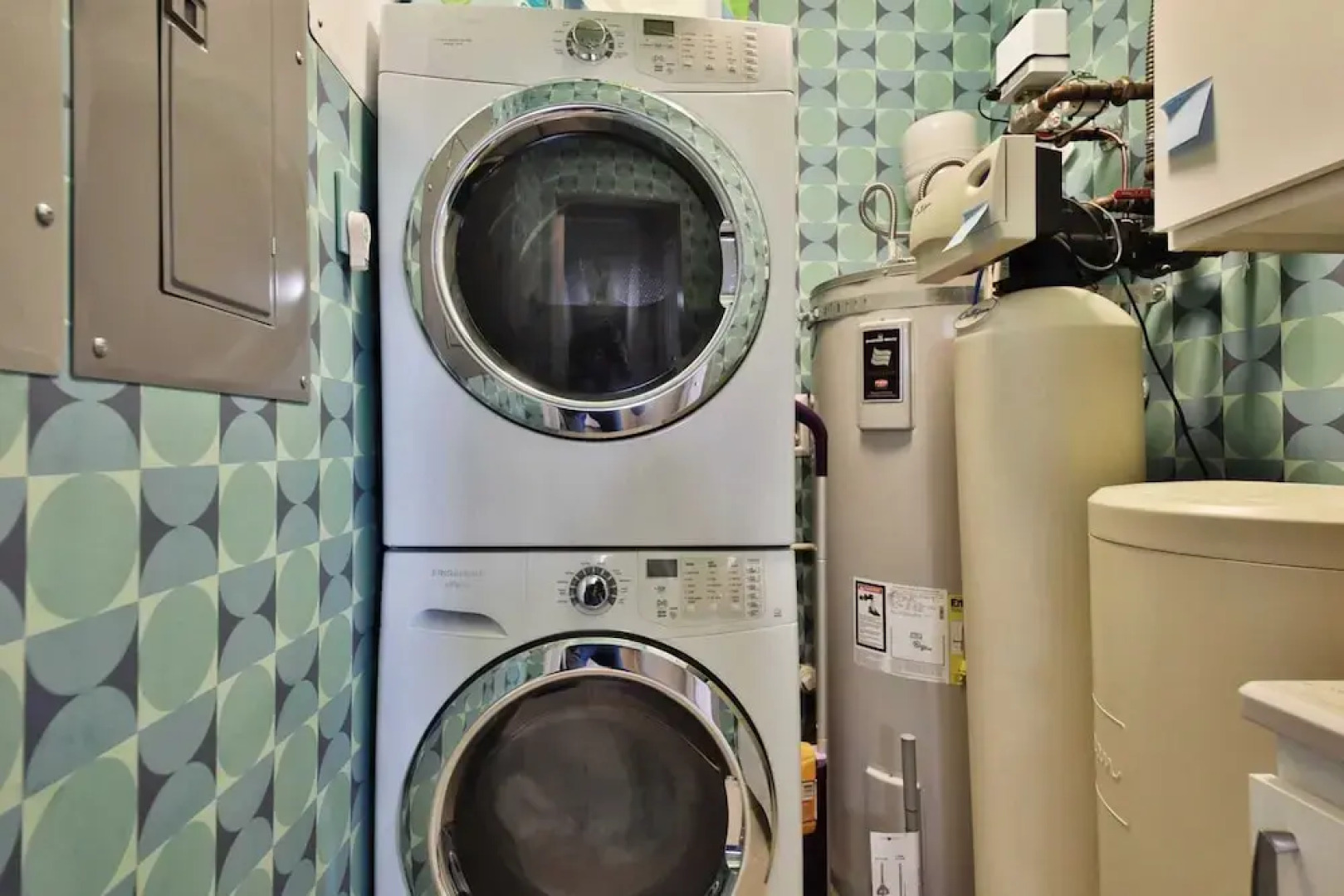 Langley Waterfront Condo by Avantstay A+ Views