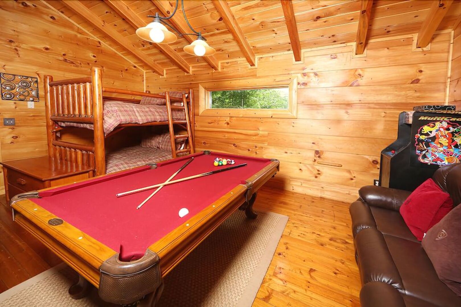 Mountain Majesty 2 Br cabin by RedAwning