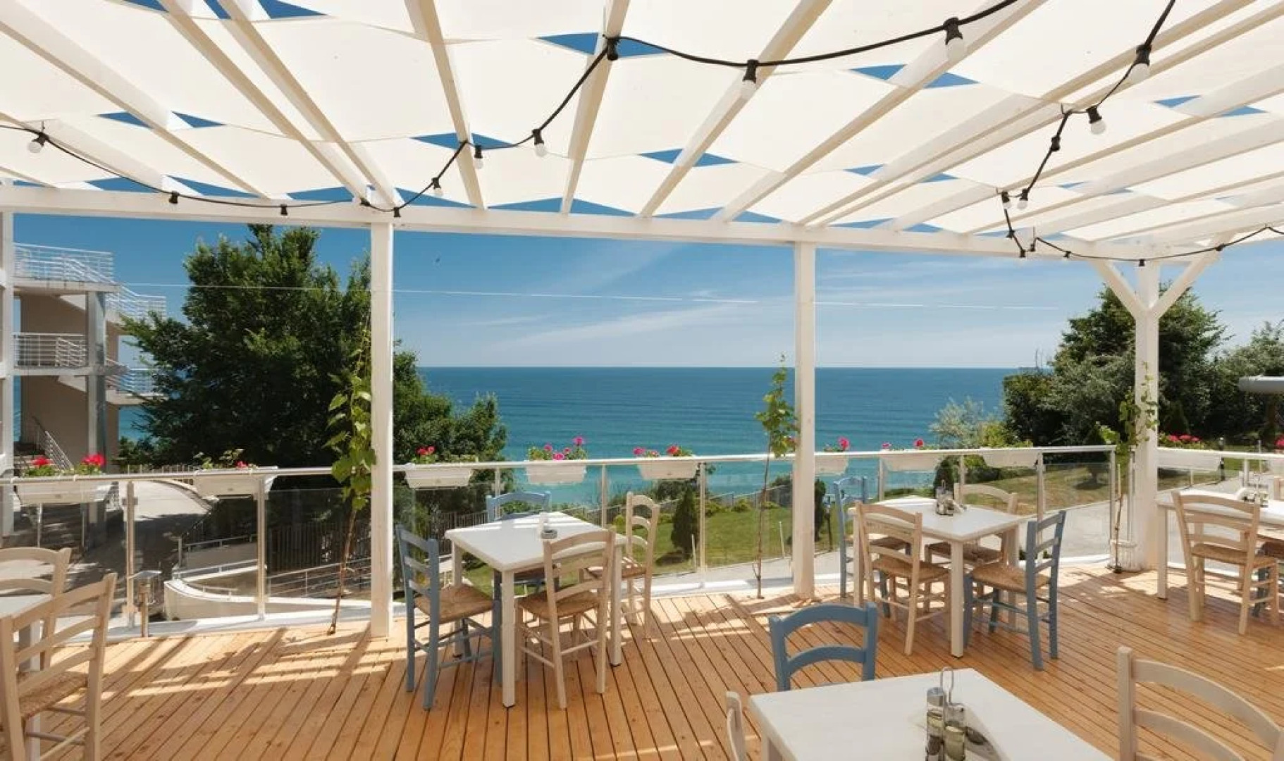 Silver Beach Apart Complex