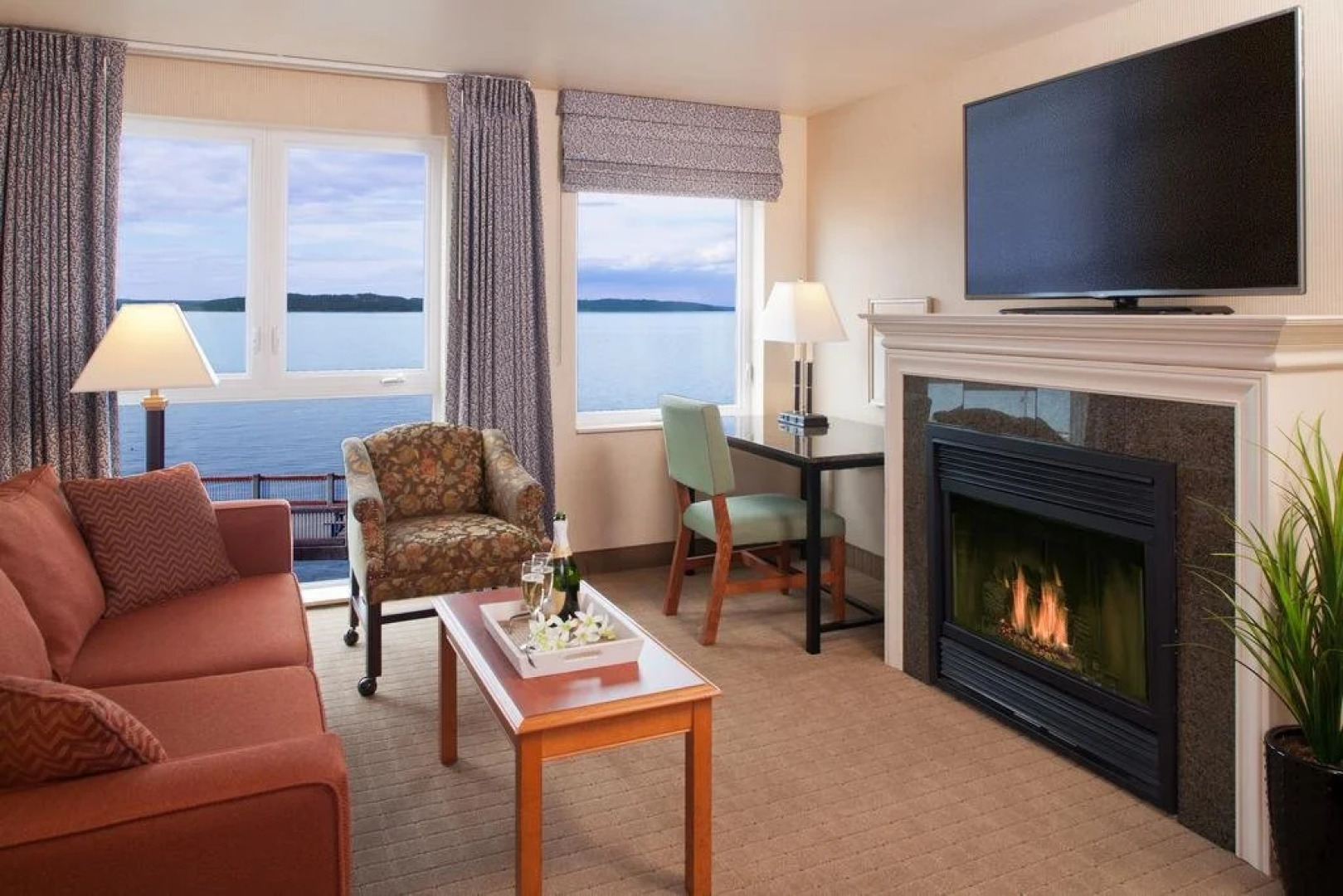 Silver Cloud Inn - Tacoma Waterfront