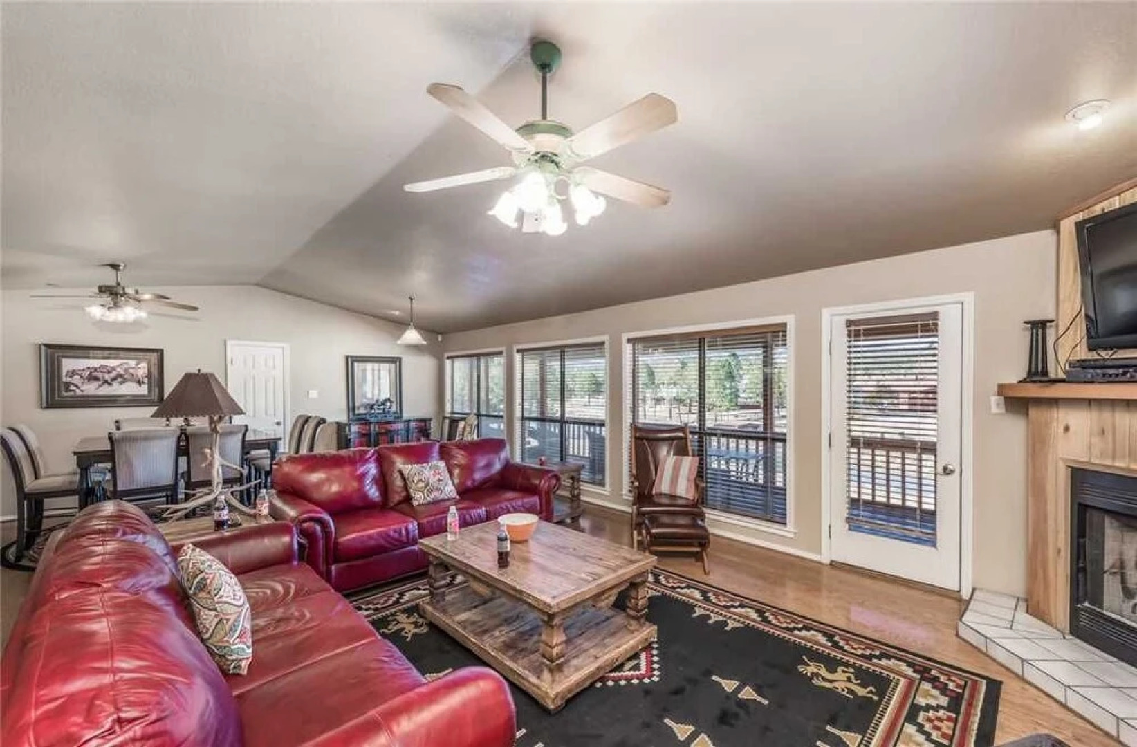 Bogie - Five Bedroom Cabin with Hot Tub