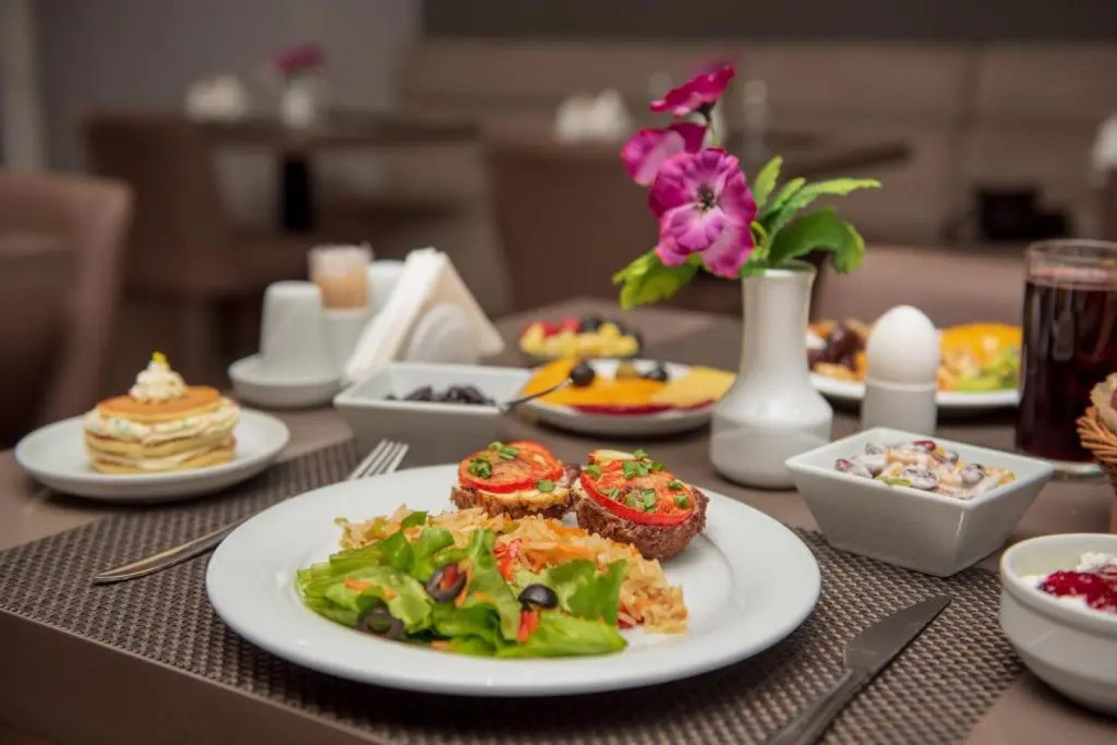 Отель City Avenue