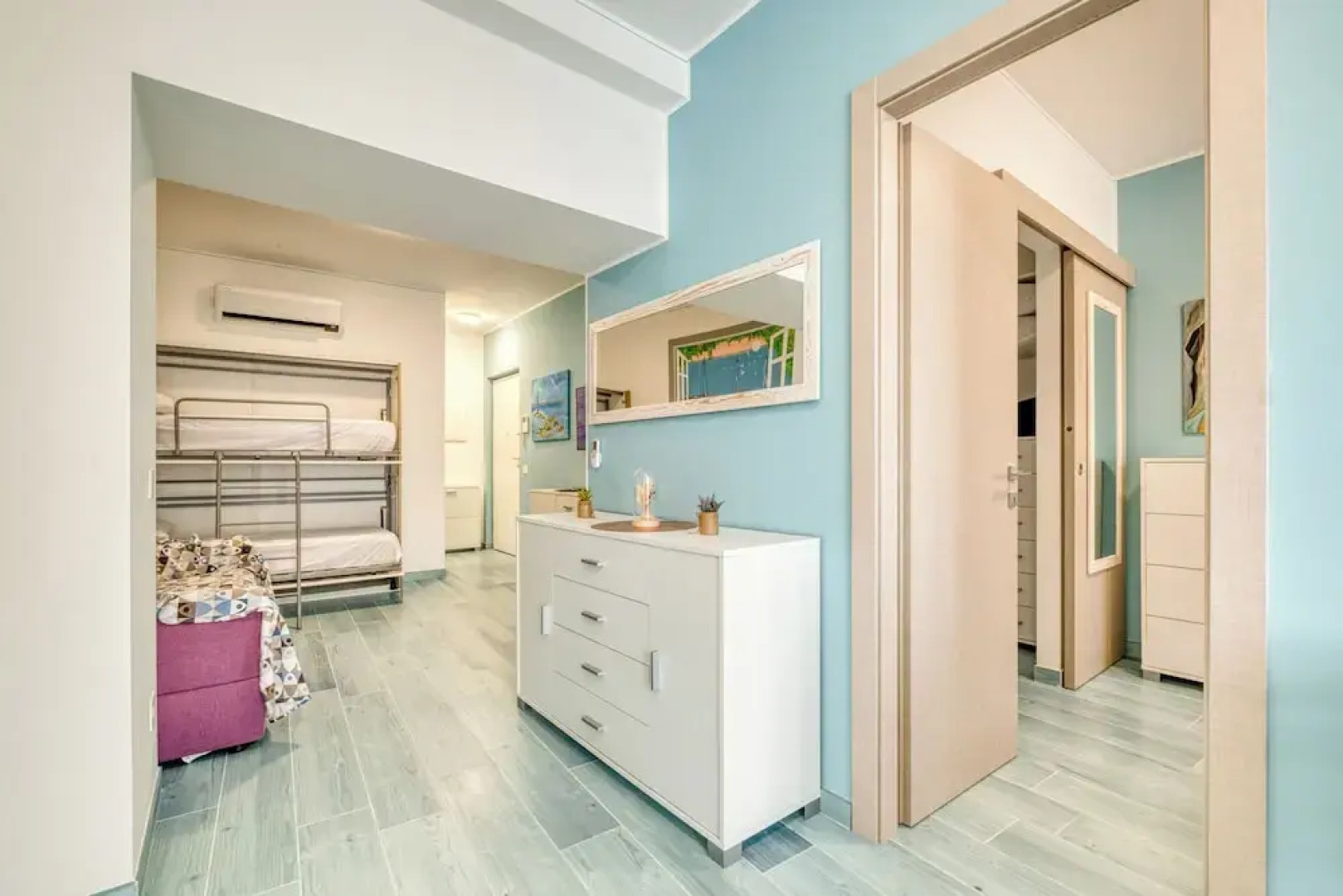 Merlo E - town center & private parking