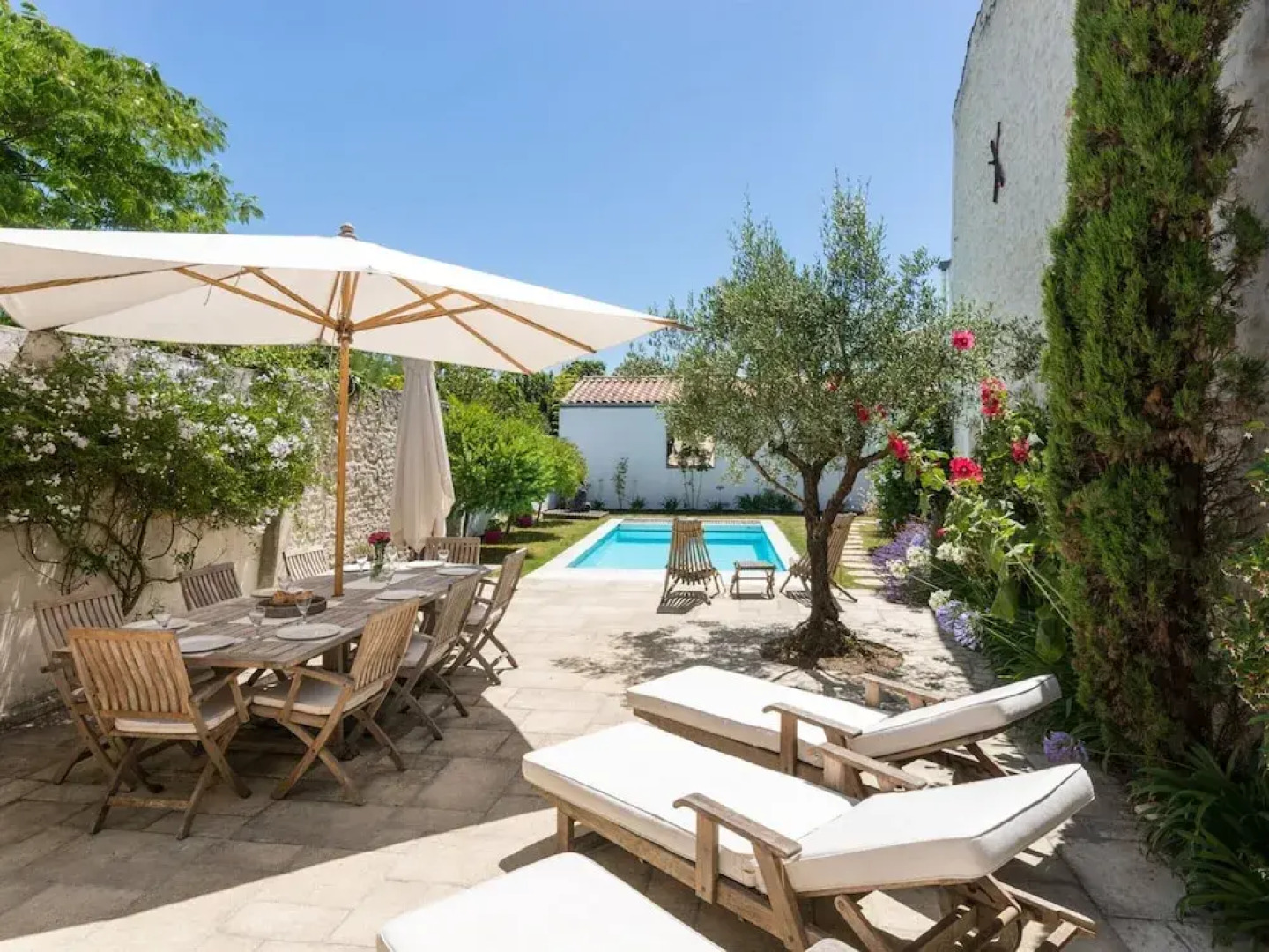 Villa Petit Sergent With Pool, Cinema