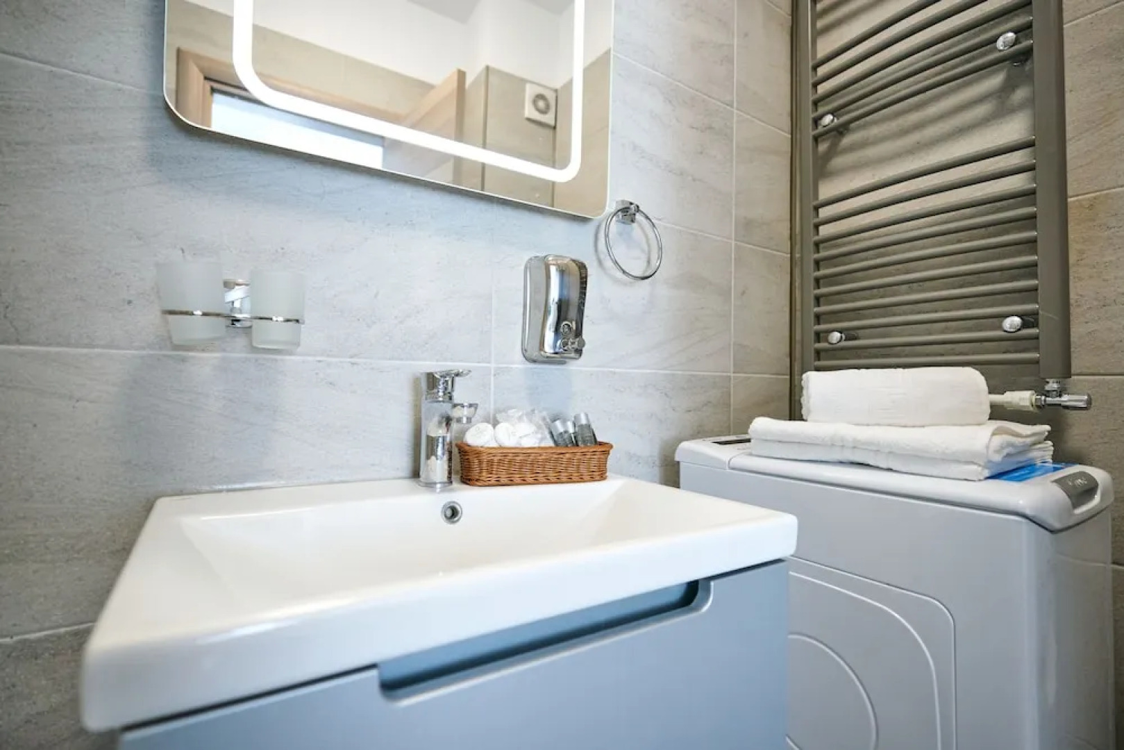 PROMENADA Alezzi Apartments