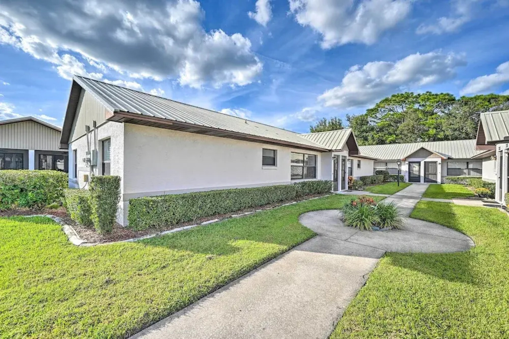 Condo w/ Screened-in Porch, 1 Mi to Sebring Golf!