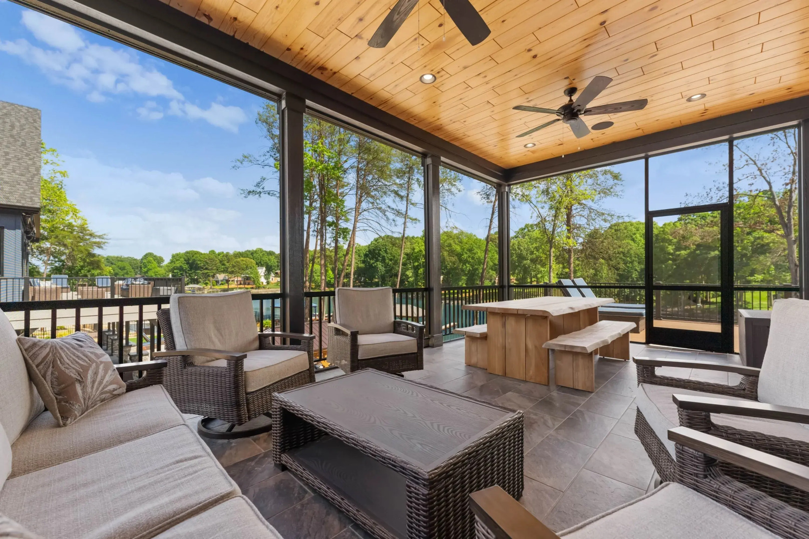 Black Bear Lodge by Avantstay Lakefront Dock Pool Theater Sleeps 20