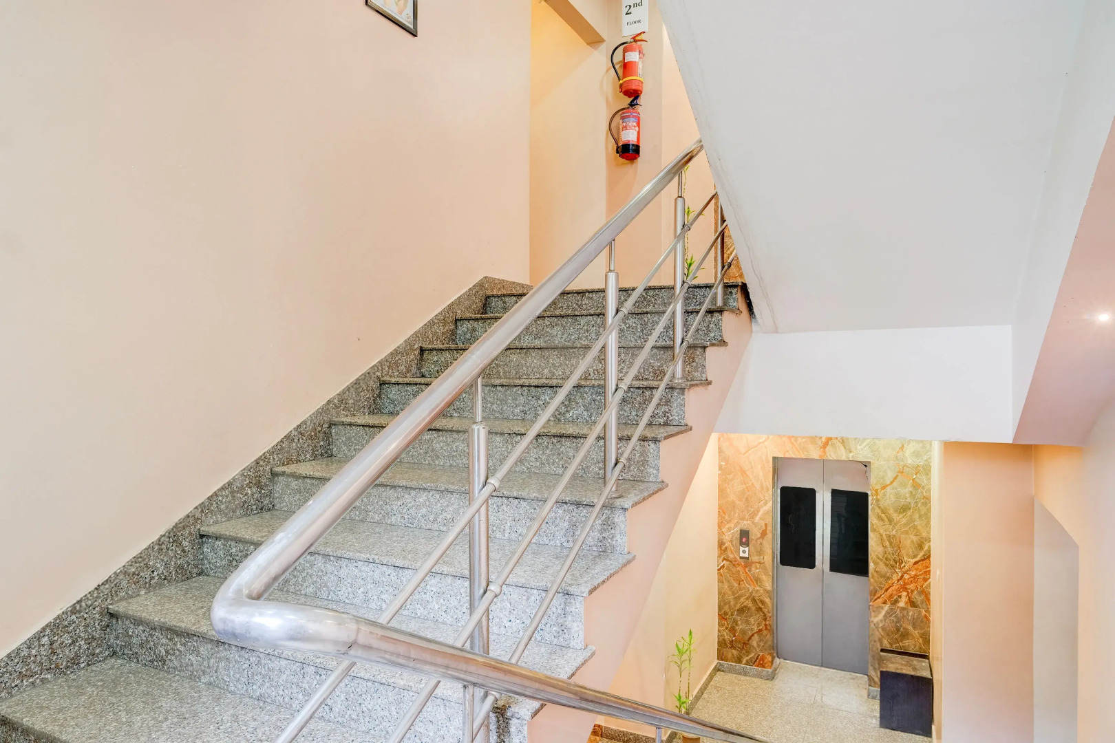 OYO Premium Beltola Tiniali