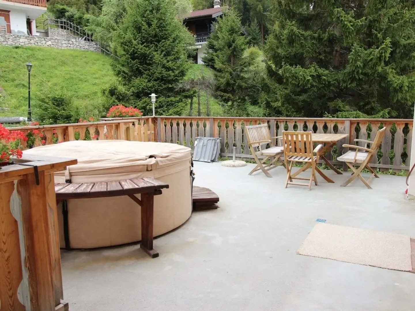 Luxury Chalet with Hot Tub in La Tzoumaz