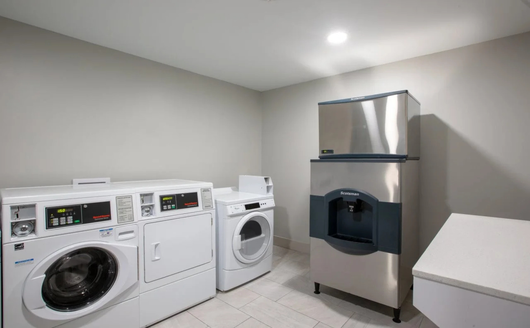 Holiday Inn Express Hotel & Suites Columbus by IHG