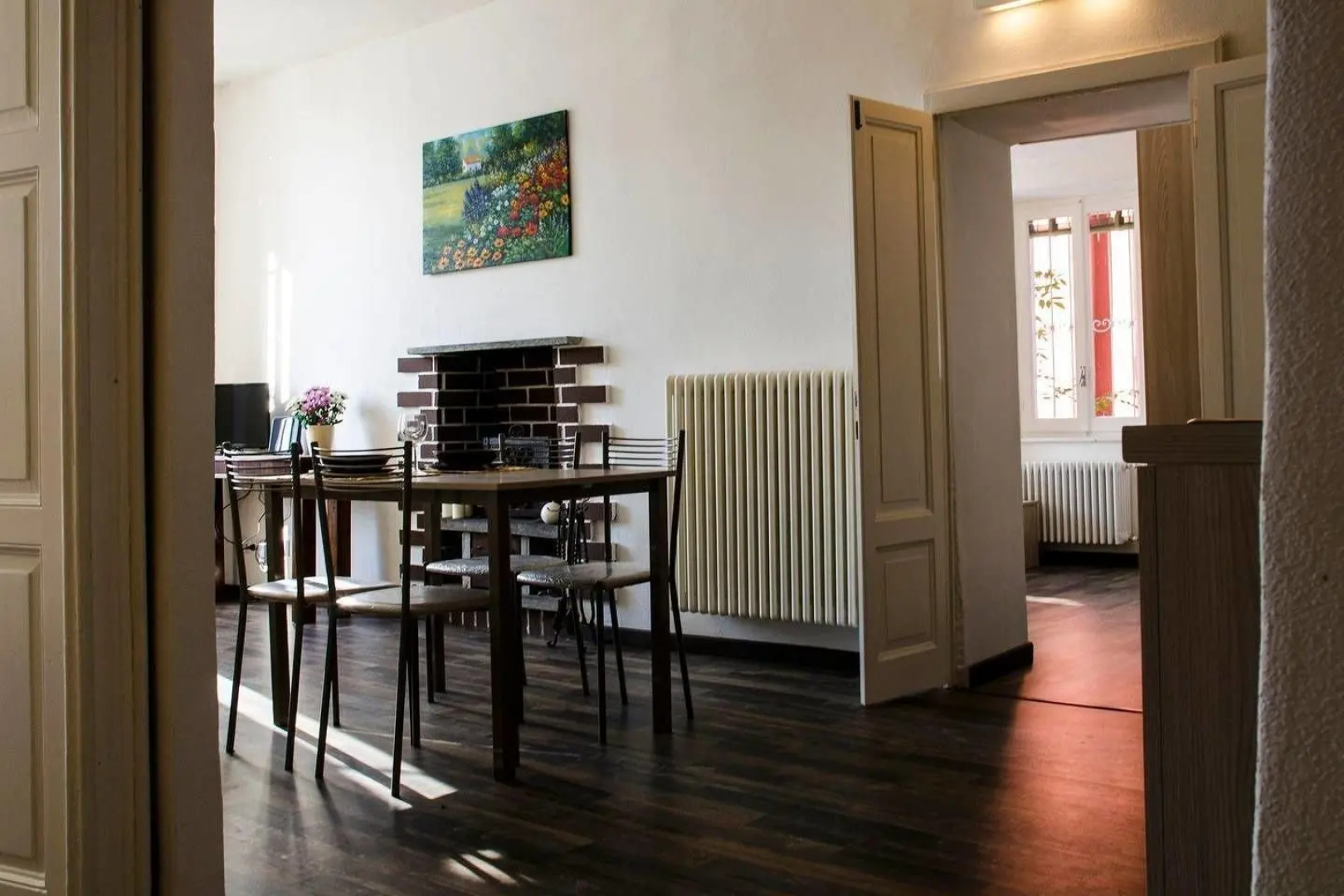 ALTIDO Cozy Lake View