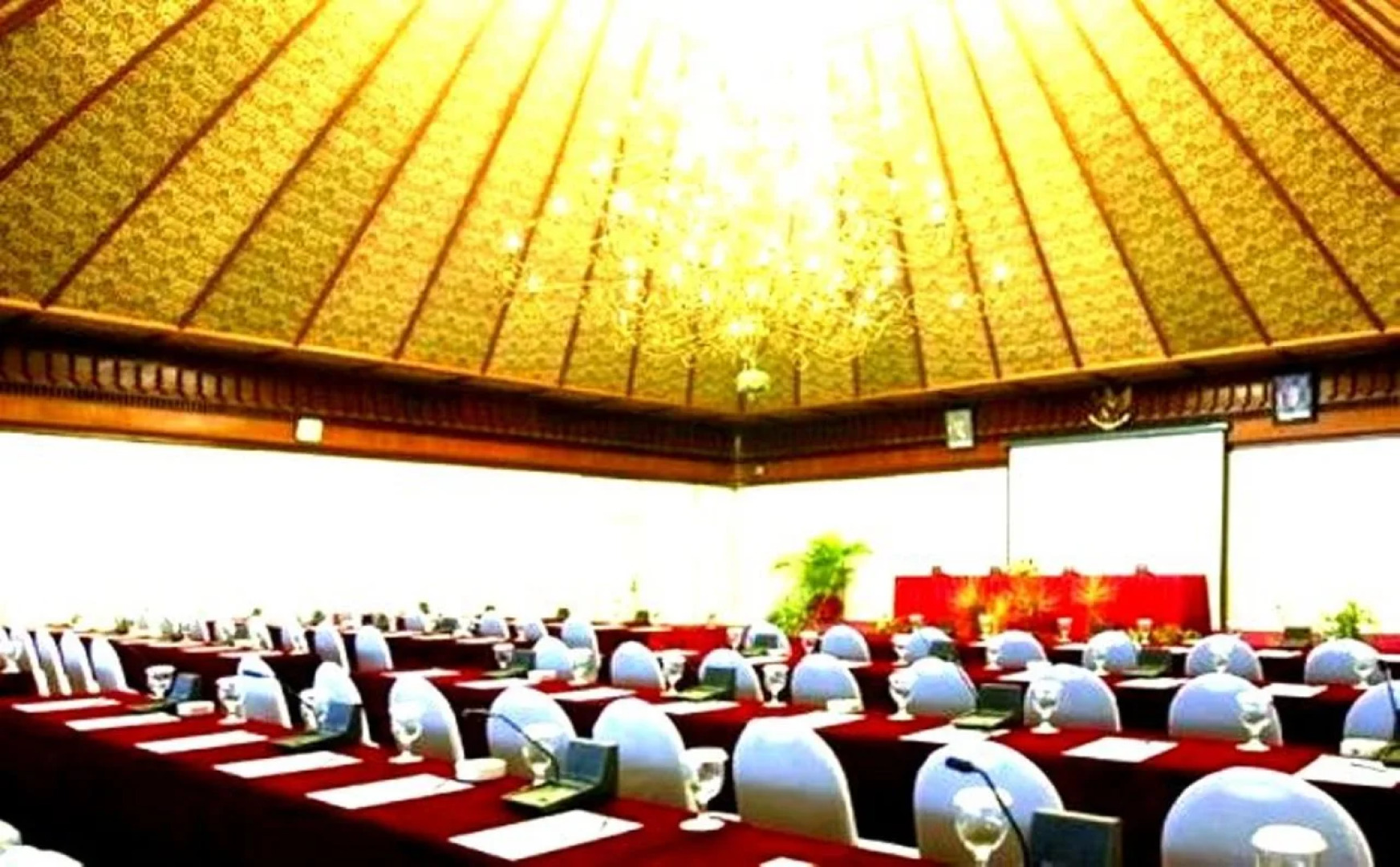 Surya Hotel & Cottages