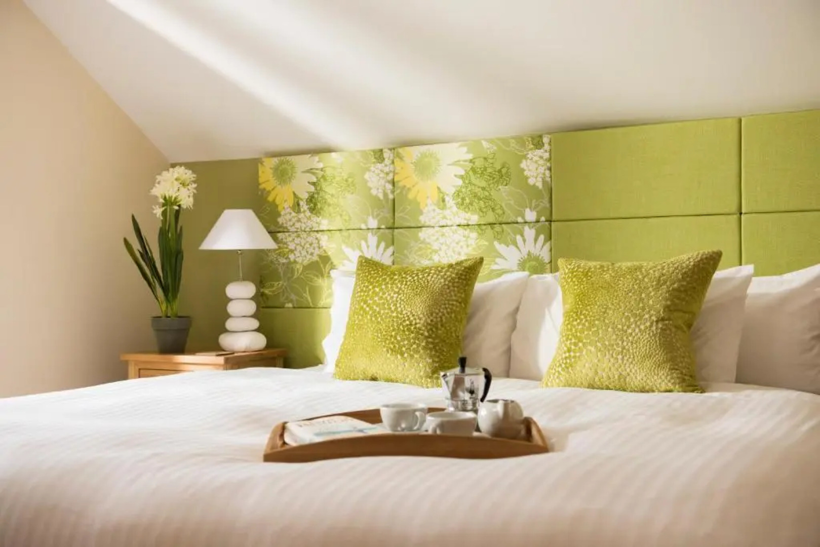 PointBreak Sleeps 12 with hot tub-Great celebration house-Dog friendly