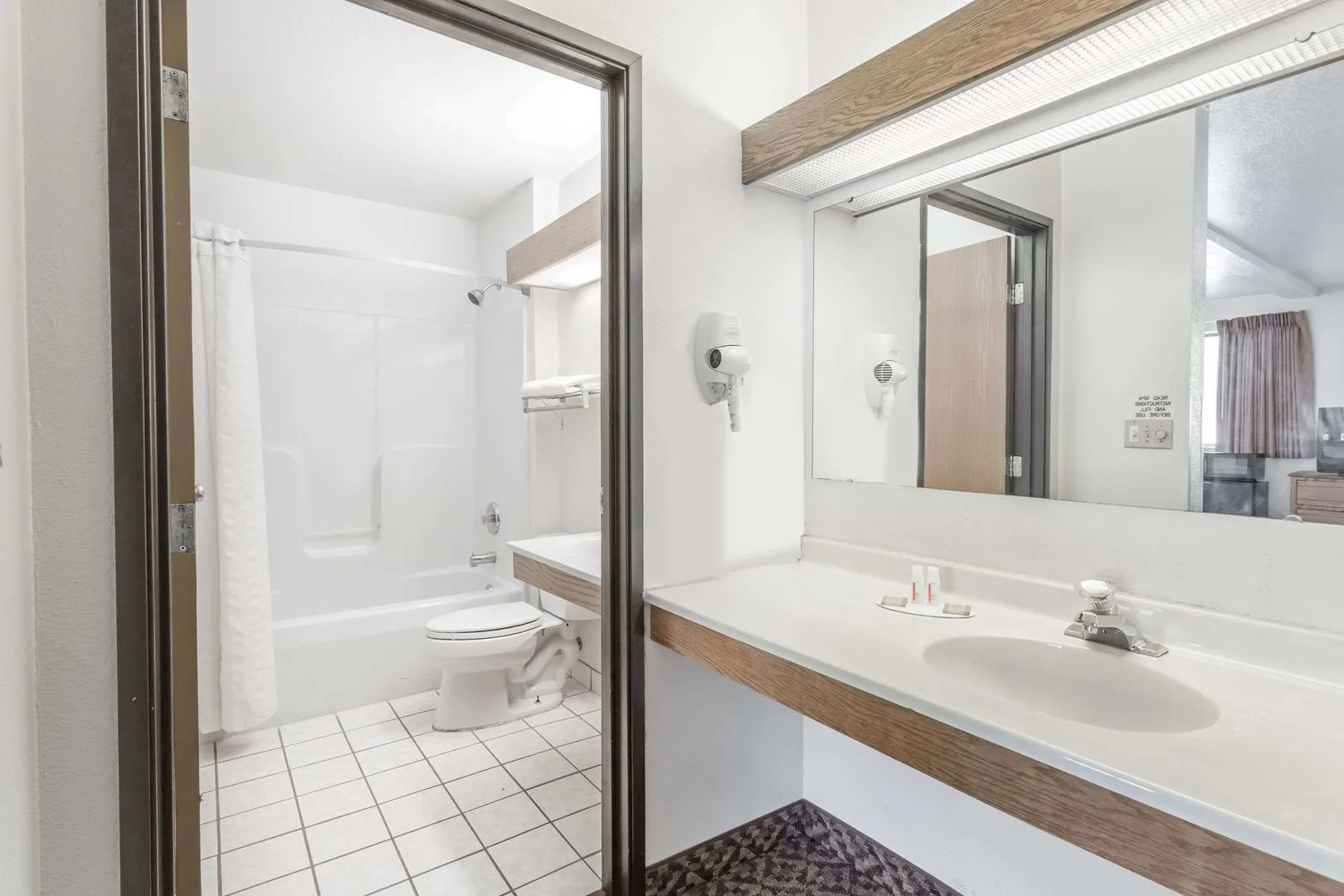 Super 8 By Wyndham Prince Frederick