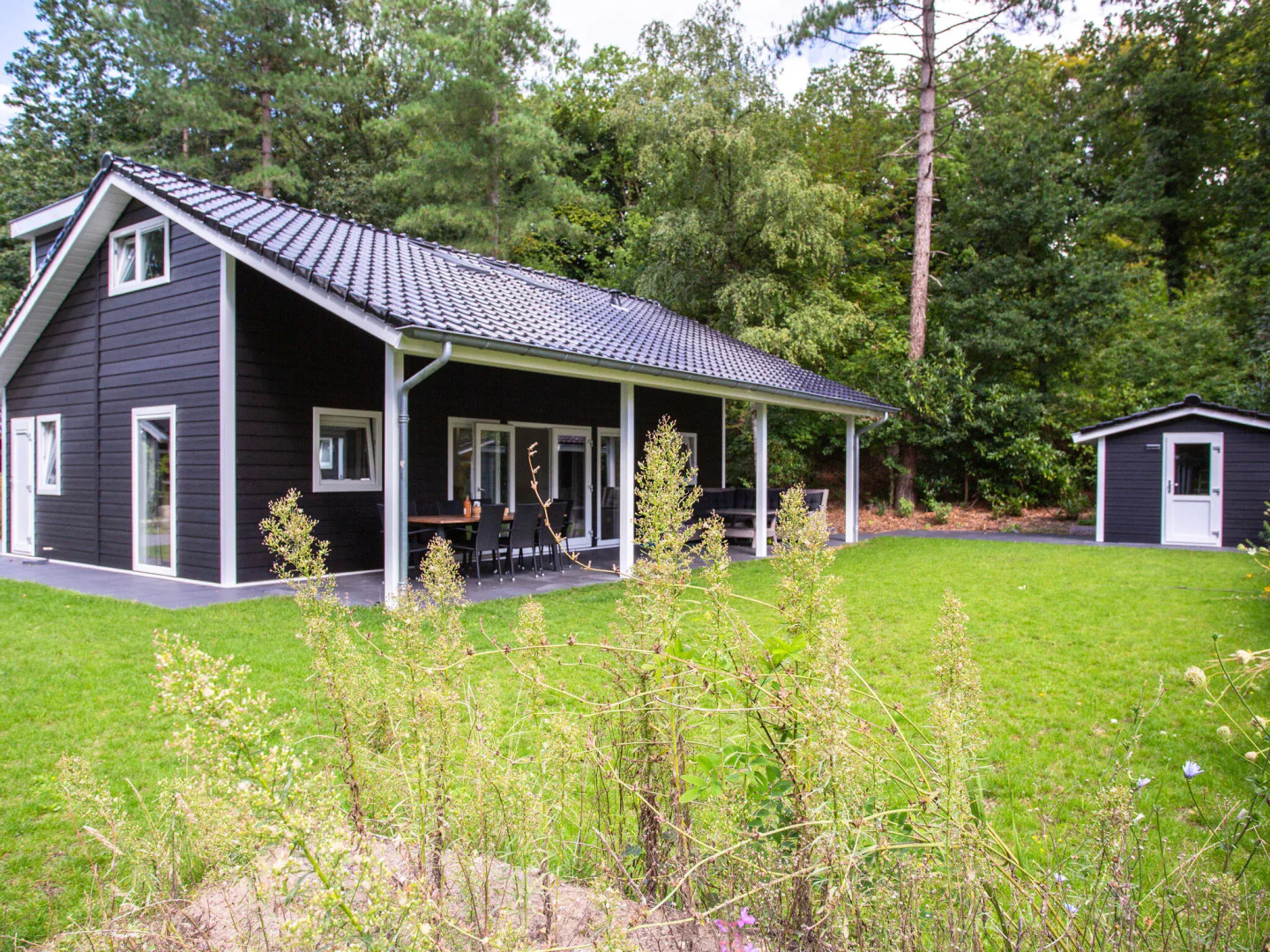 Beautiful House With Covered Terrace, Located in a Holiday Park in Rhenen