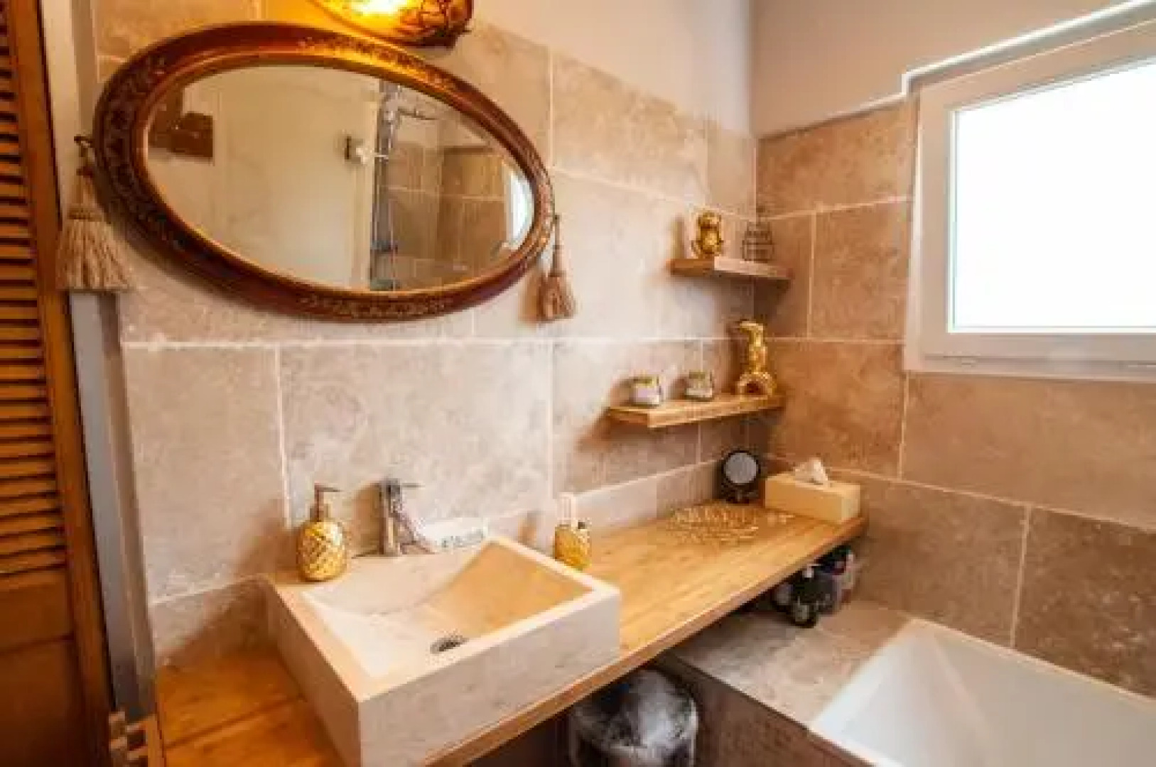 Les Yeux Bleus Bed & Breakfast