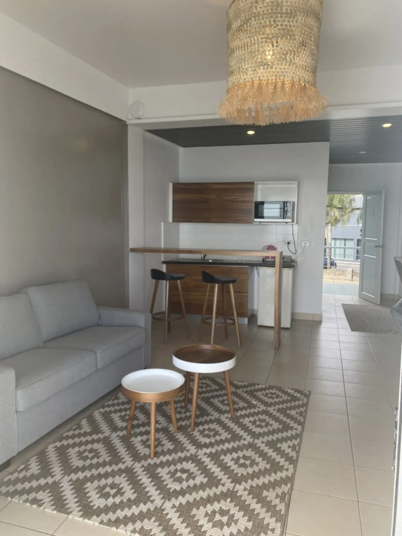 Chantilly's On The Bay