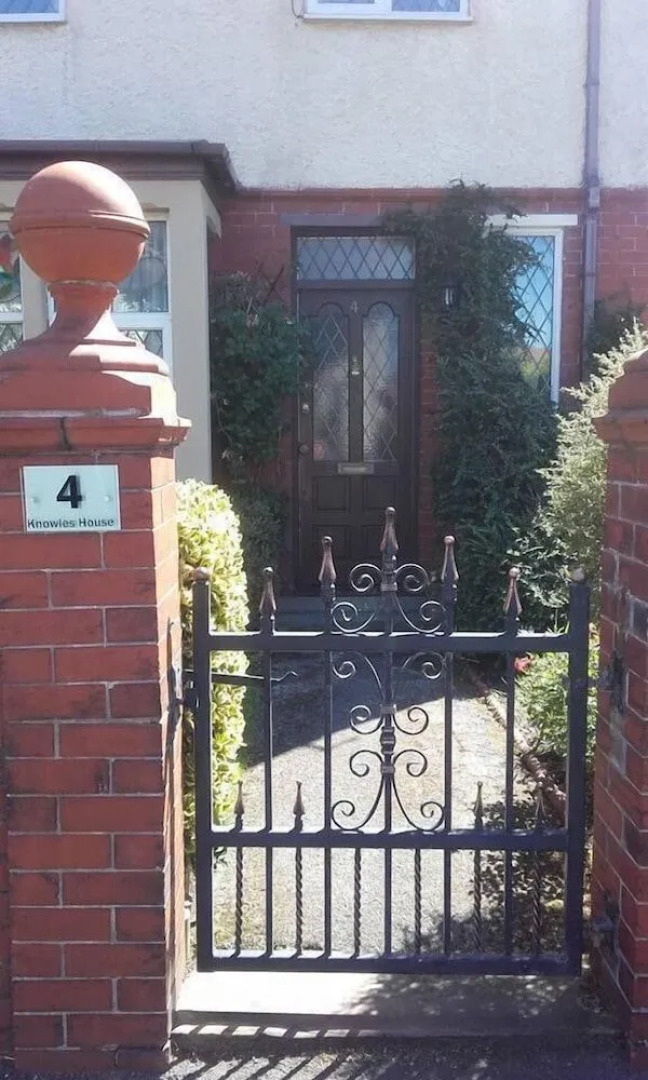 EsJays at Knowles House