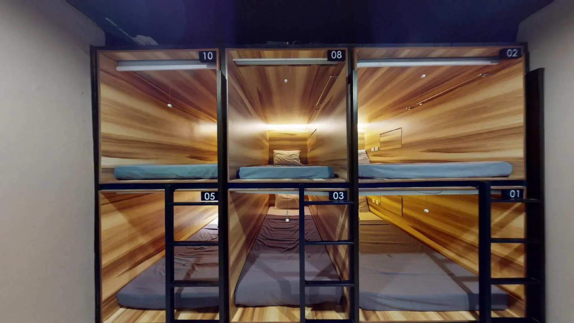 Livinn Hostel City Center Surabaya