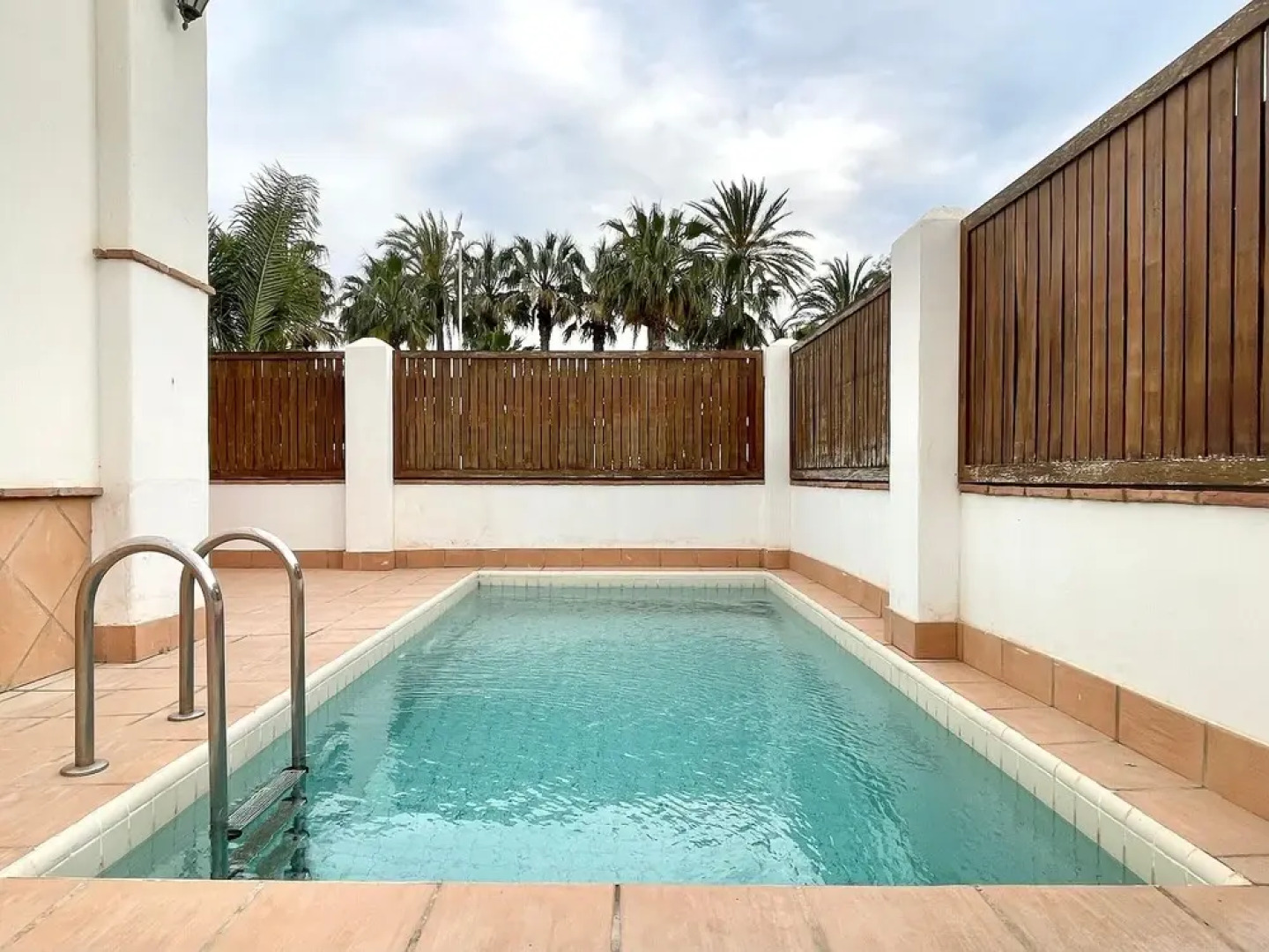 Sunlit Villa Near Golf