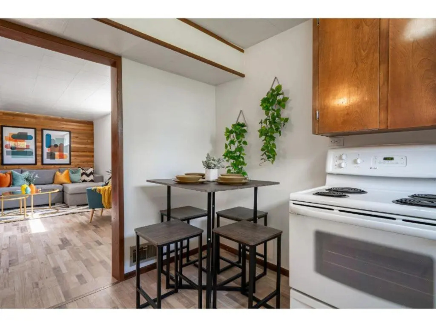 The Colour I 10 Minute To Royal Tyrrell I Sleeps 7