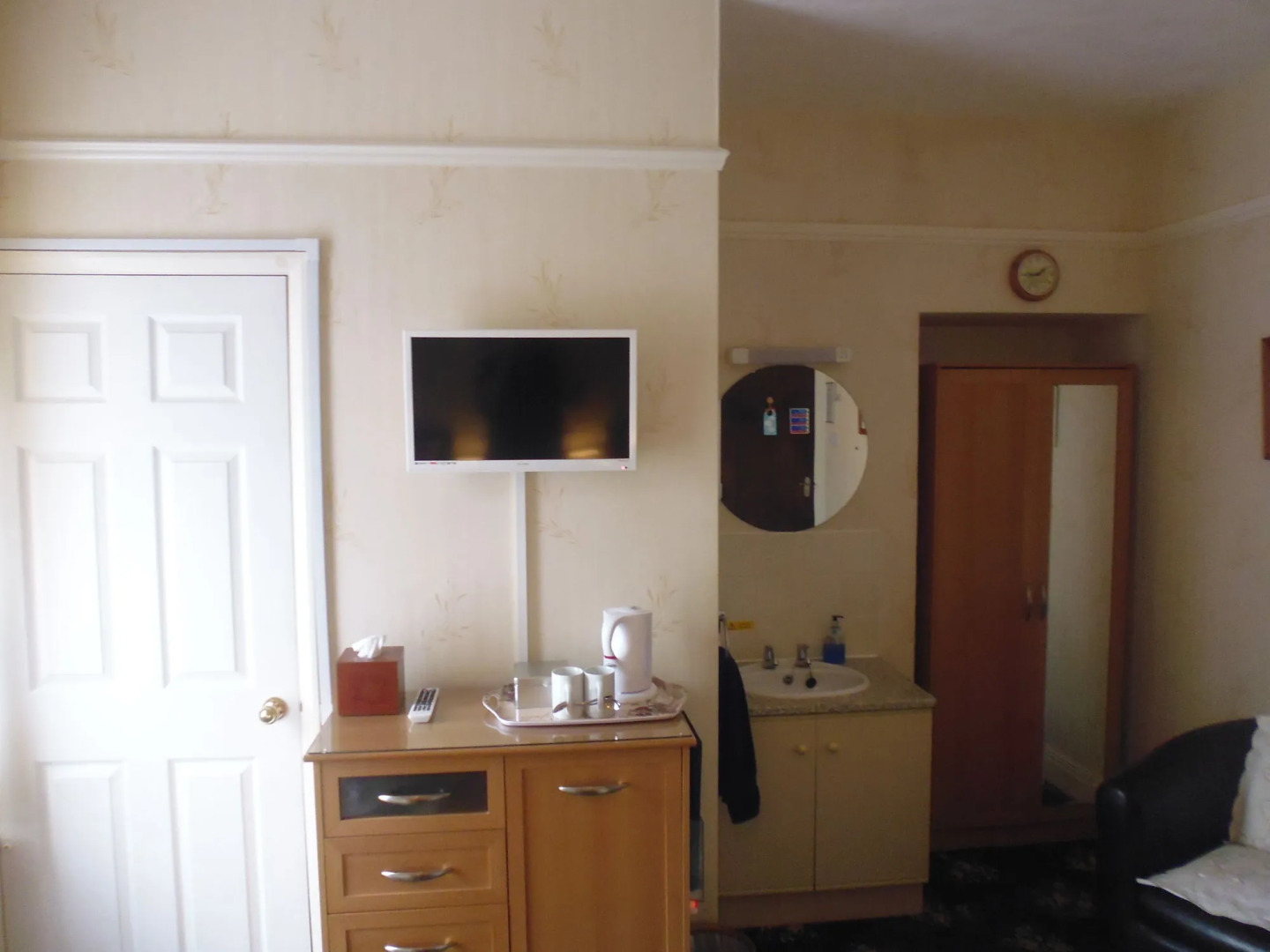 Home and Away Guesthouse