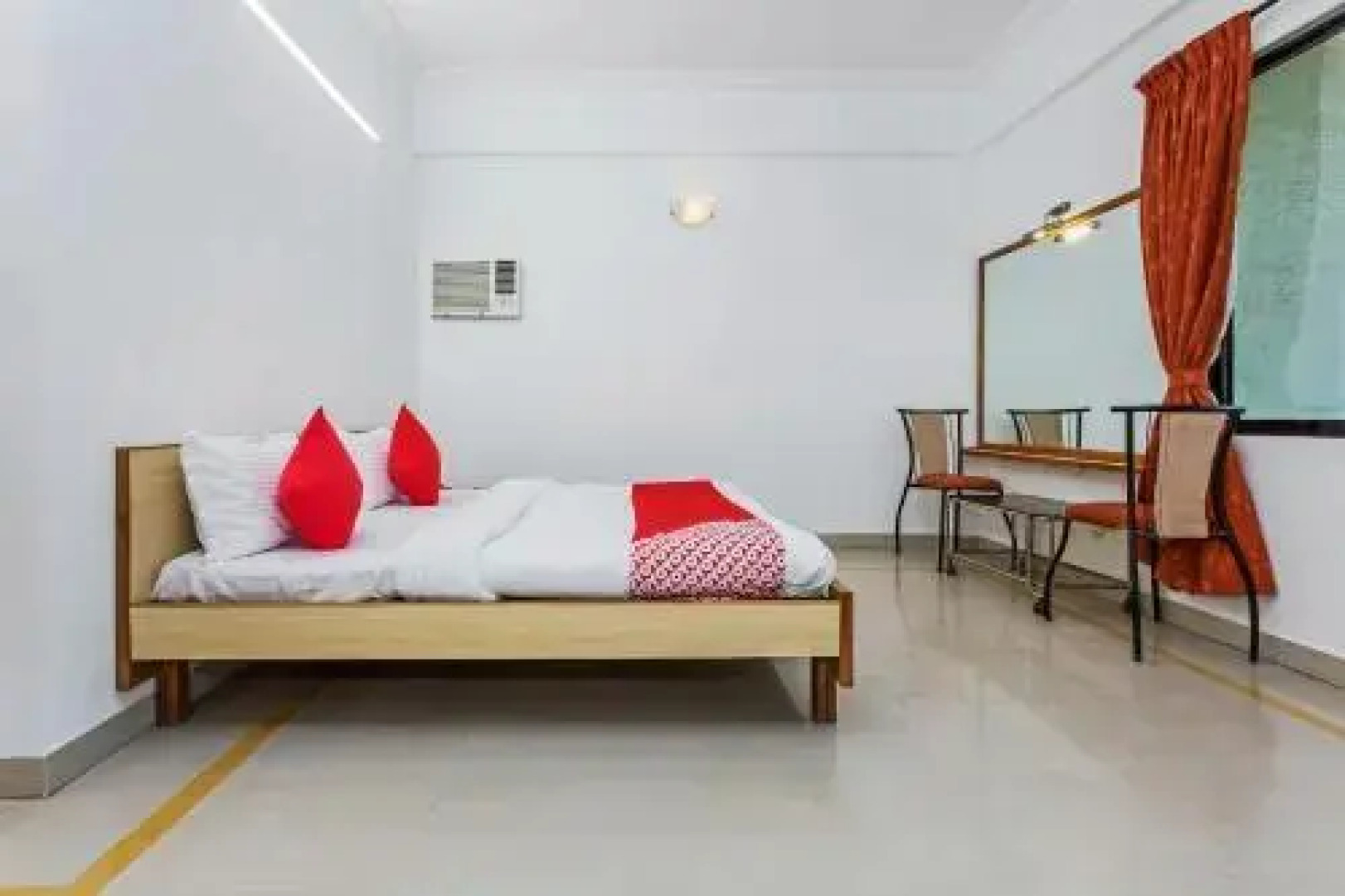 Oyo 24889 Prabhat Plaza