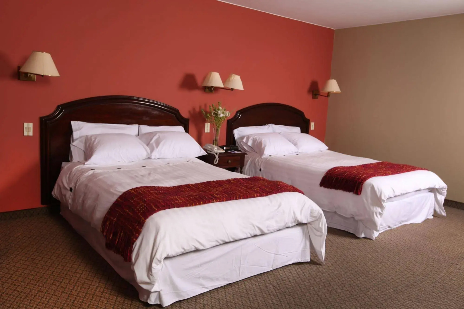 Suites Plaza Las Flores