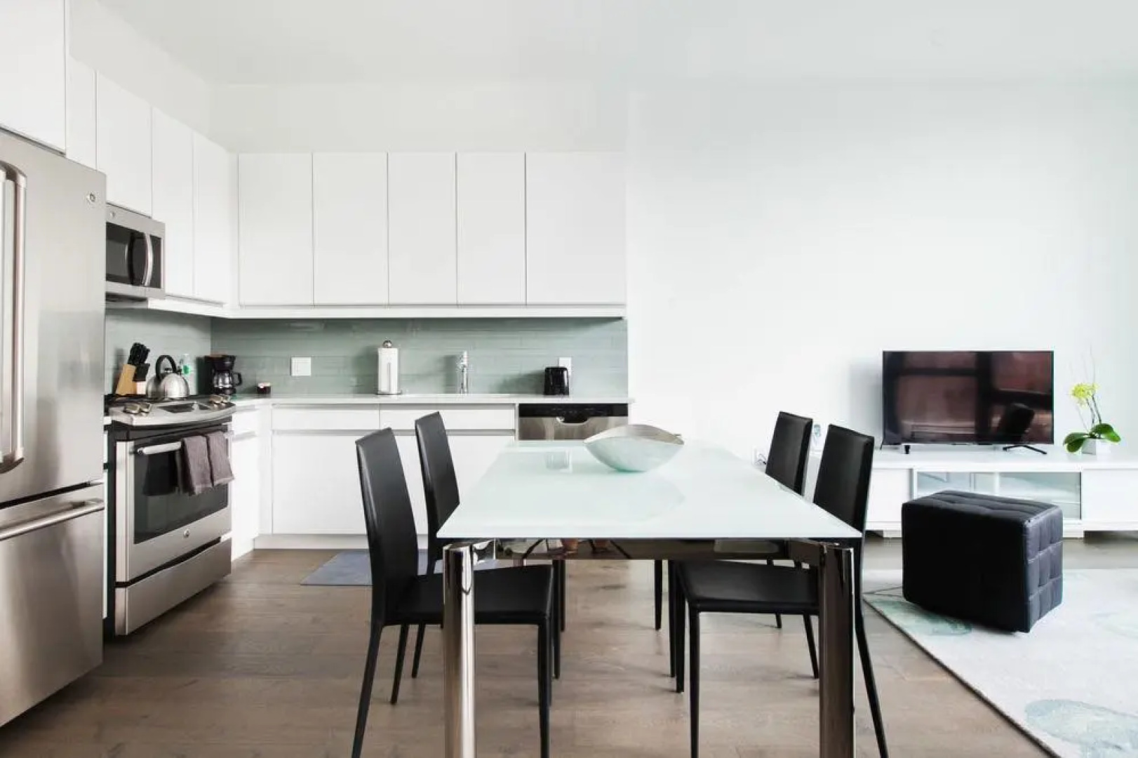 Sky City Apartments at the Novia