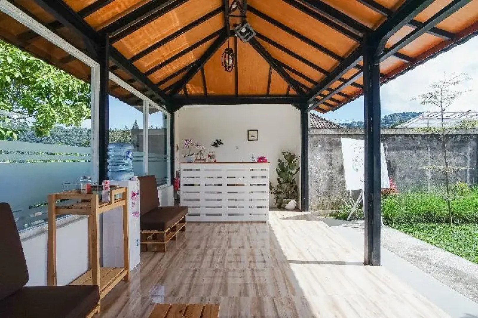 Container Smart Stay (CSS)