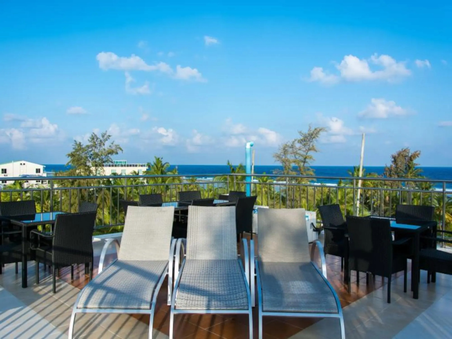 Отель Beach Palace