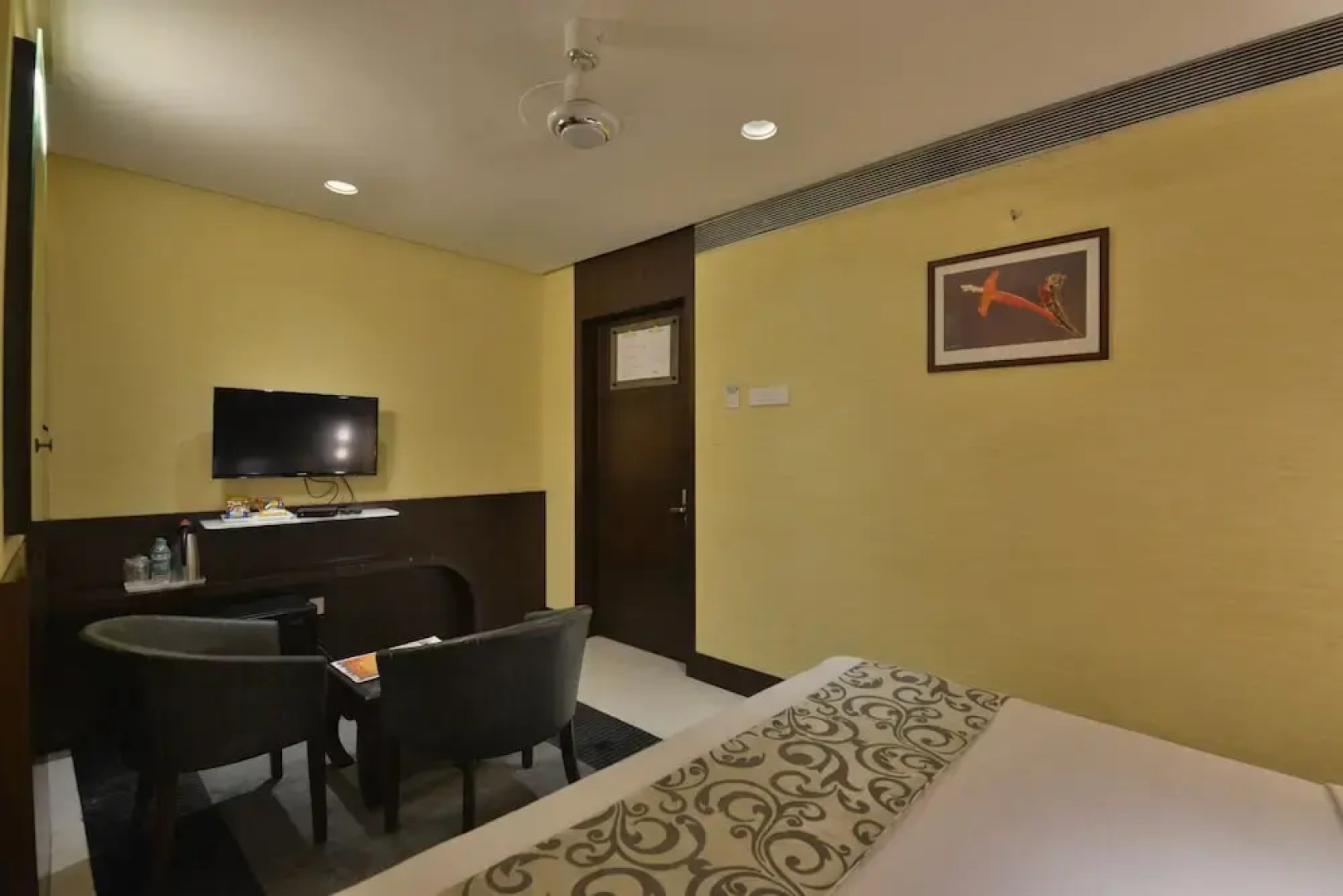 Hotel The Golden Oak Central by Citrus Prime