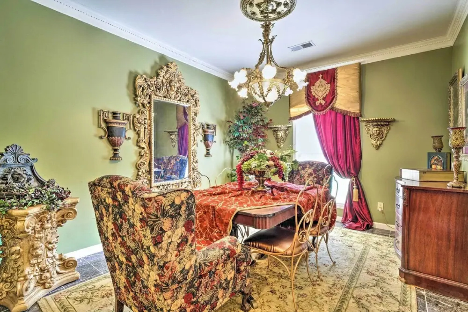 Victorian Hernando Home ~ 25 Miles to Memphis