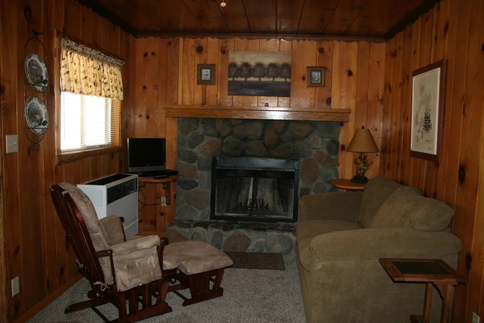 Quail Cove Lakeside Lodge