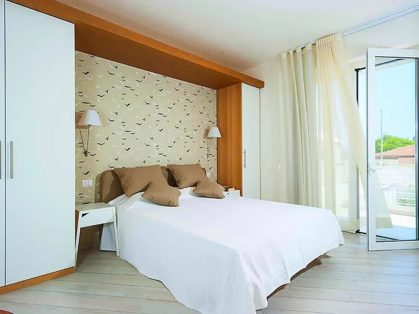 Villa with Private Swimming Pool & Hot Tub near Sea, Modica