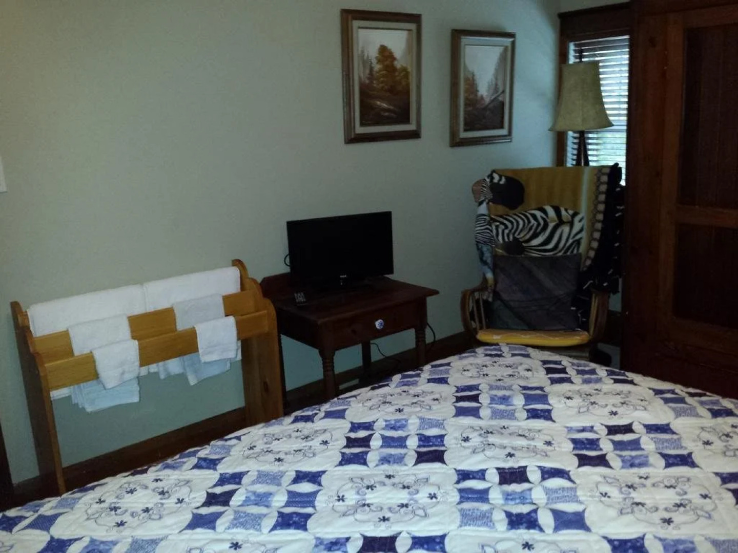 Riverside Caygeon B&B