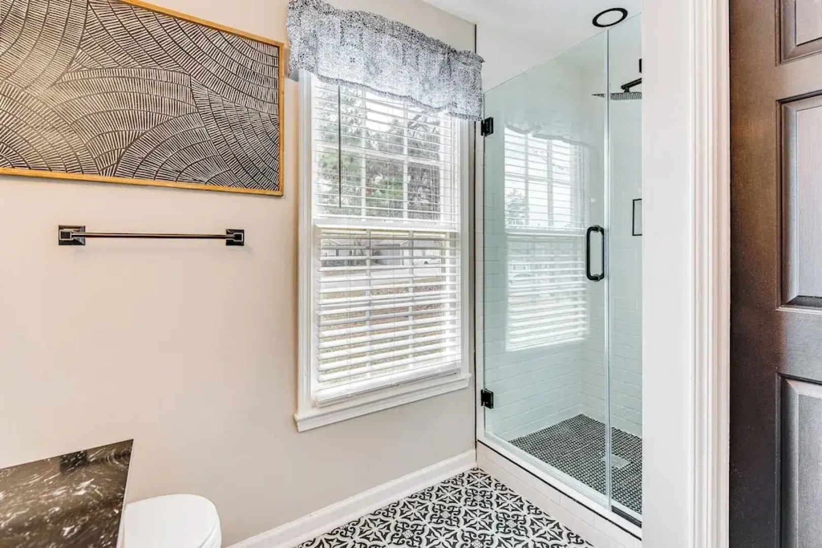 4 Mi to Airport: Atlanta Home w/ Deck & Hot Tub