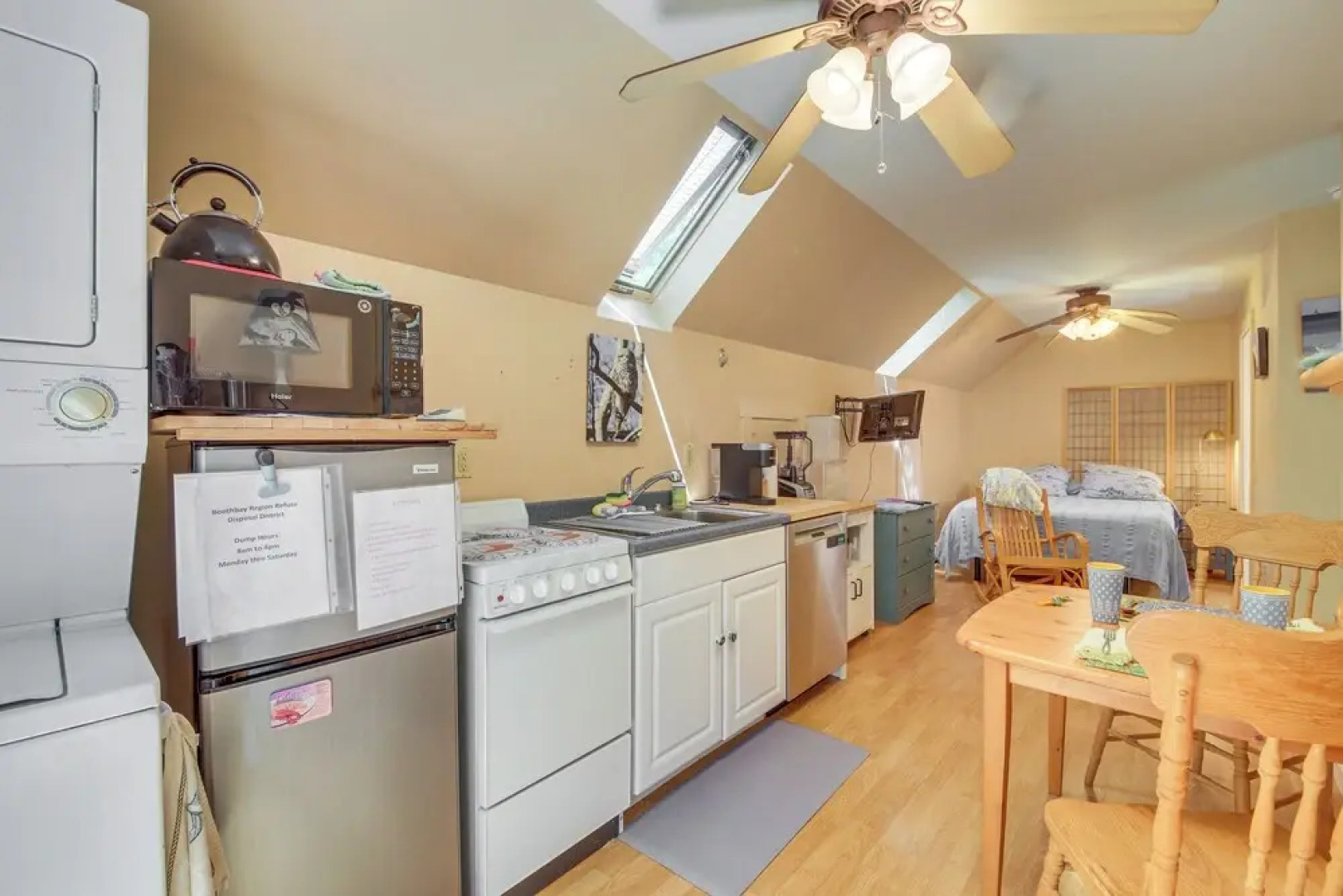 Cozy Boothbay Studio w/ Patio ~ 5 Mi to Harbor!