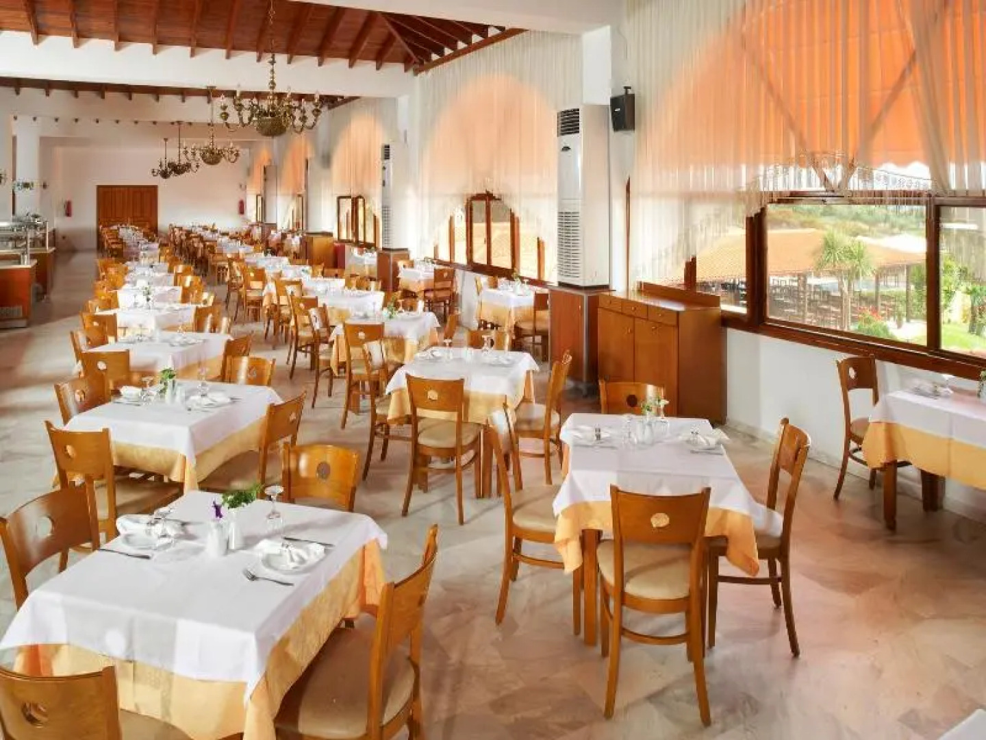 Akrathos Beach Hotel