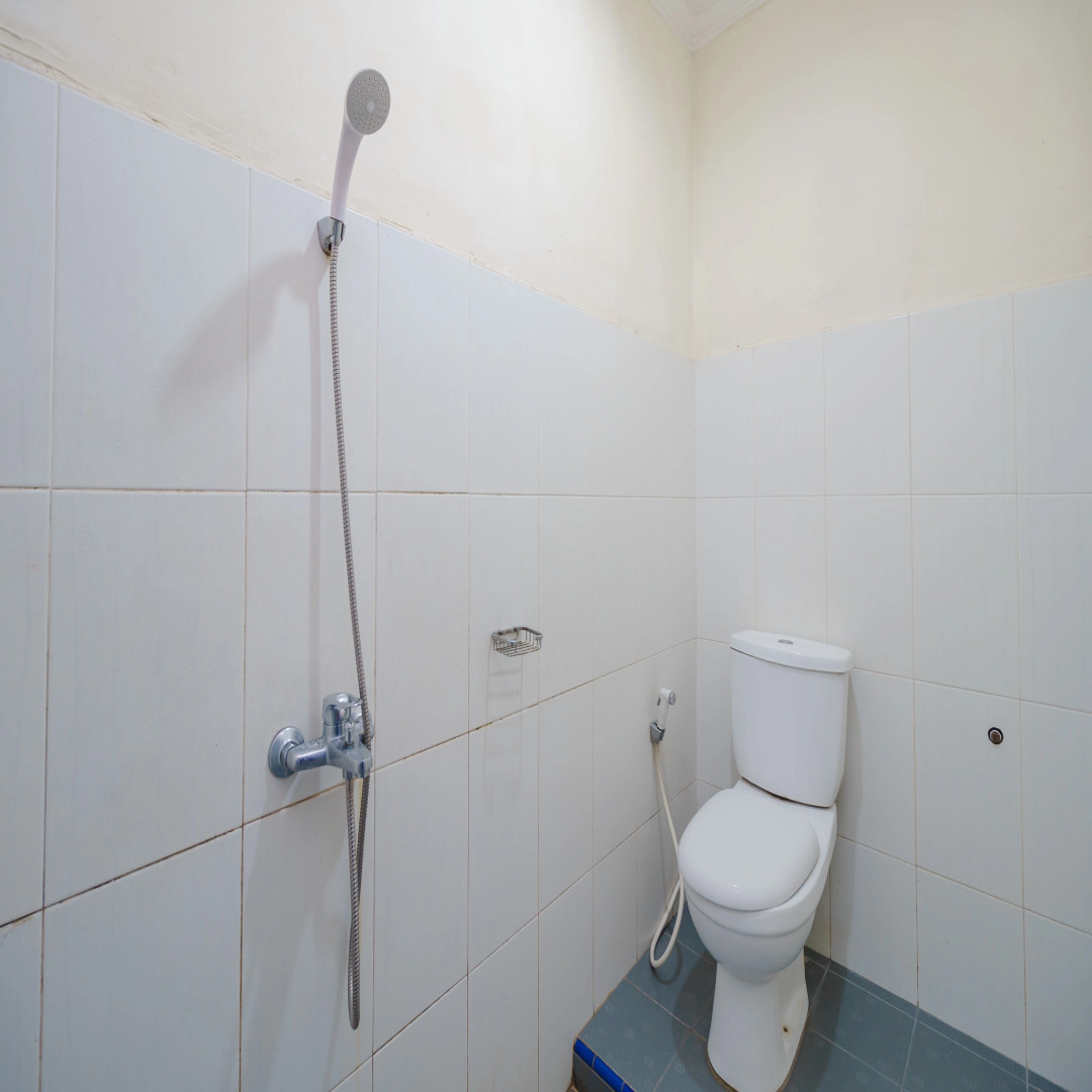 RedDoorz near Danau Toba Parapat