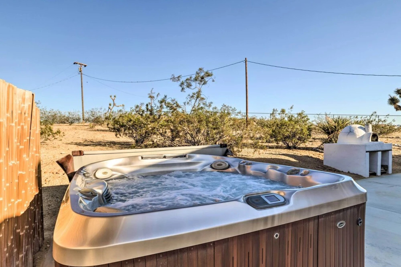 Sunny Oasis w/ Hot Tub ~ 11 Mi to Nat'l Park!