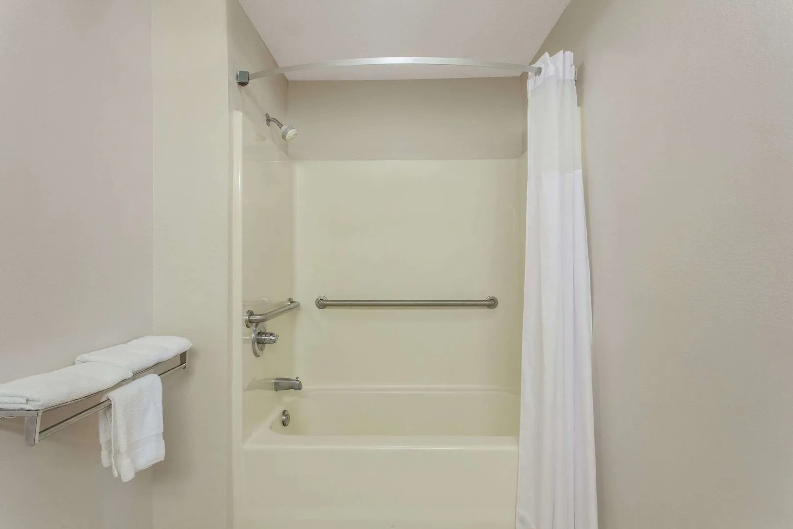 Quality Inn & Suites Decatur - Priceville I-65